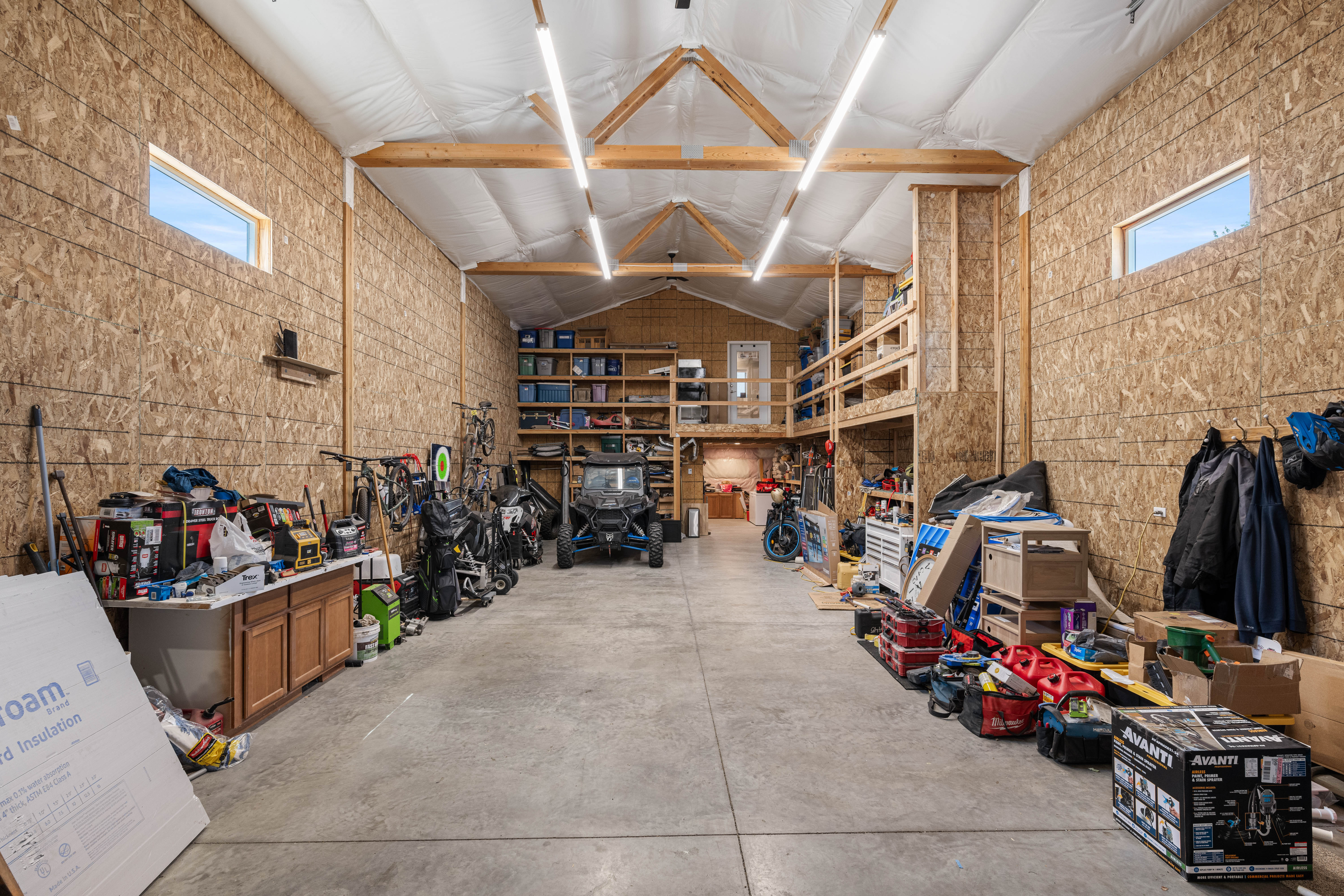 Stunning Home, Over1/2 an Acre with MASSIVE Shop - 物件實景
