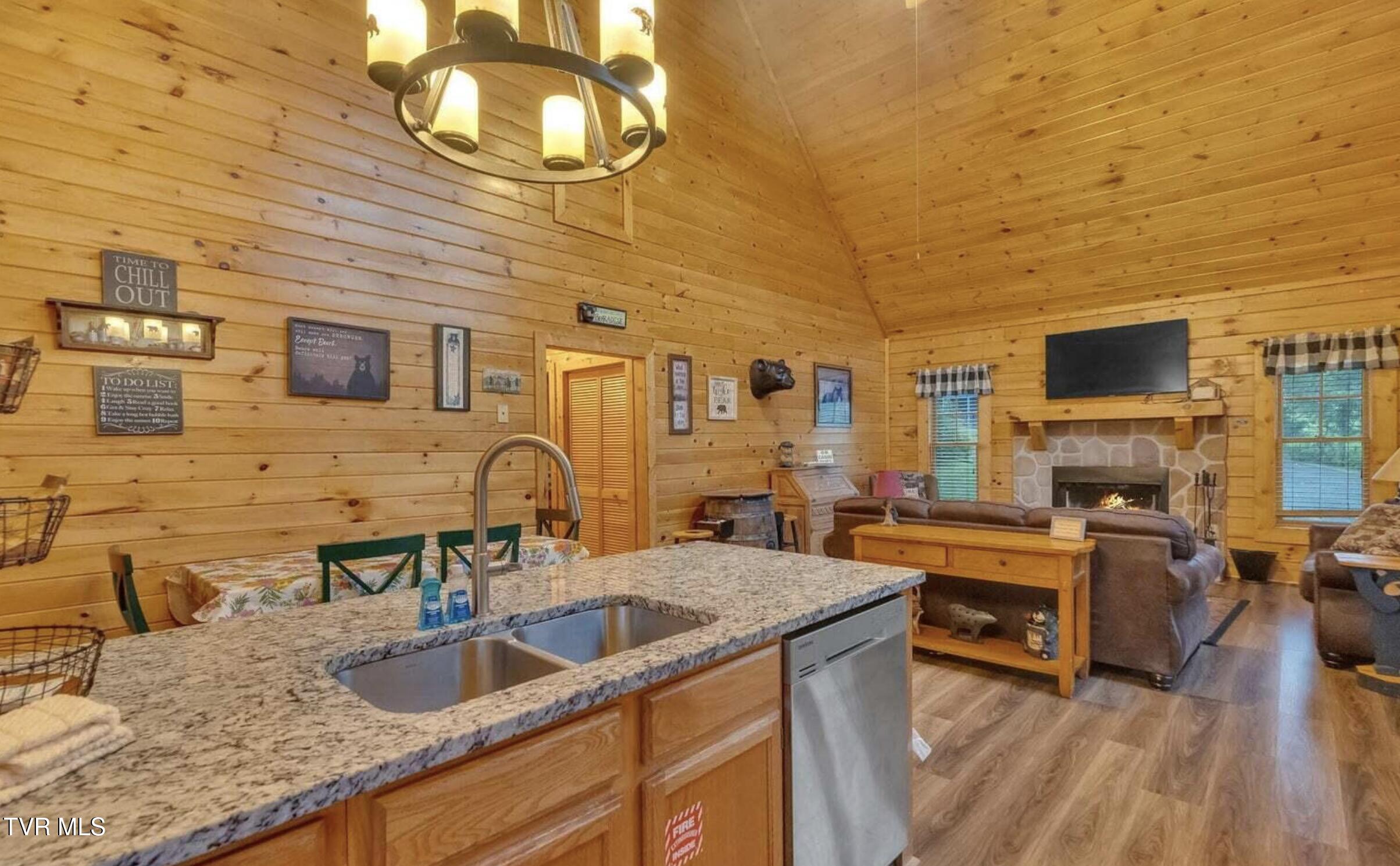 Sevierville, Tennessee, 37862, United States, 2 Bedrooms Bedrooms, ,2 BathroomsBathrooms,Residential,For Sale,2006449