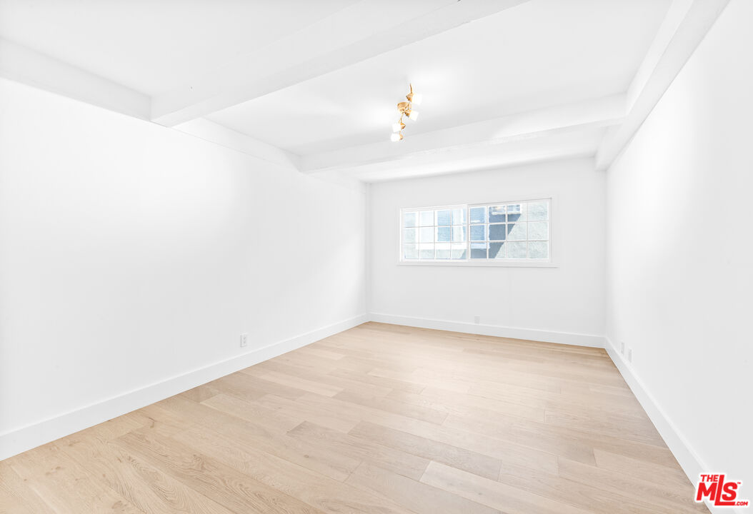 Los Angeles, California, 90049, United States, 3 Bedrooms Bedrooms, ,3 BathroomsBathrooms,Residential,For Sale,1890284