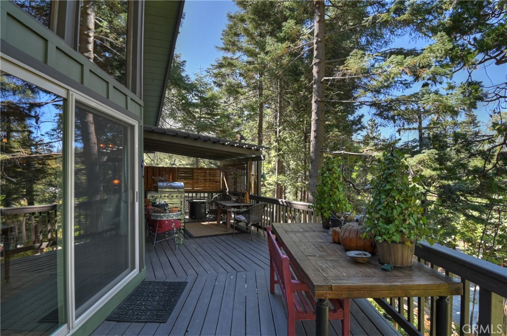 Lake Arrowhead, California, 92352, United States, 3 Bedrooms Bedrooms, ,1 BathroomBathrooms,Residential,For Sale,1988243