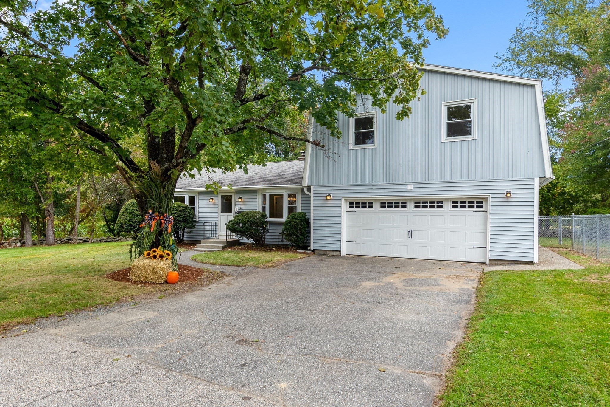 Sunset Dr, Whitinsville, MA 01588 #1