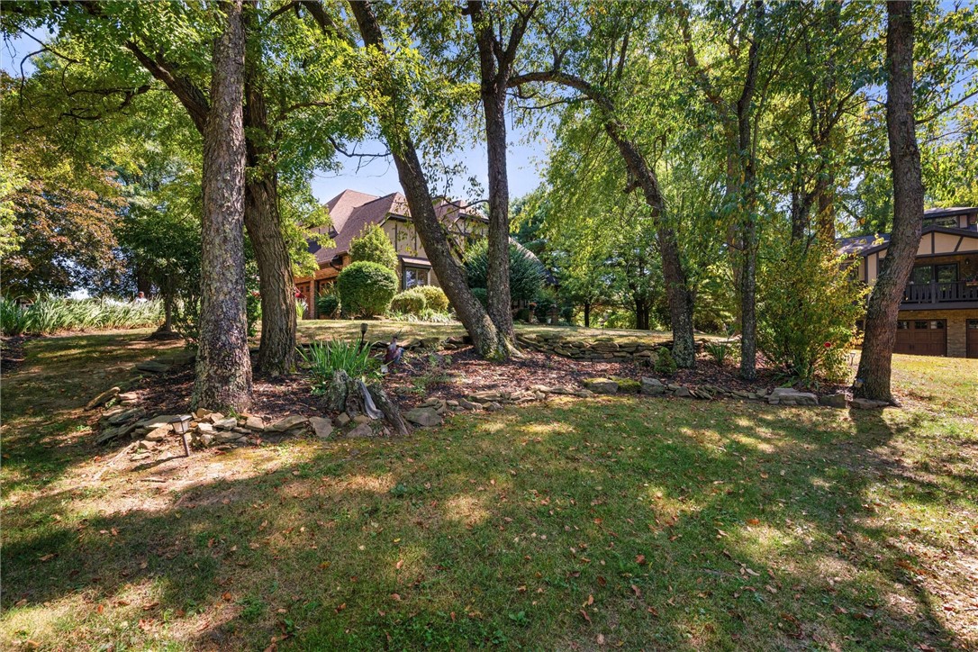 South Strabane, Pennsylvania, 15301, United States, 5 Bedrooms Bedrooms, ,5 BathroomsBathrooms,Residential,For Sale,2003088