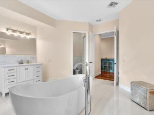 Plantation, Florida, 33325, United States, 5 Bedrooms Bedrooms, ,4 BathroomsBathrooms,Residential,For Sale,2005457