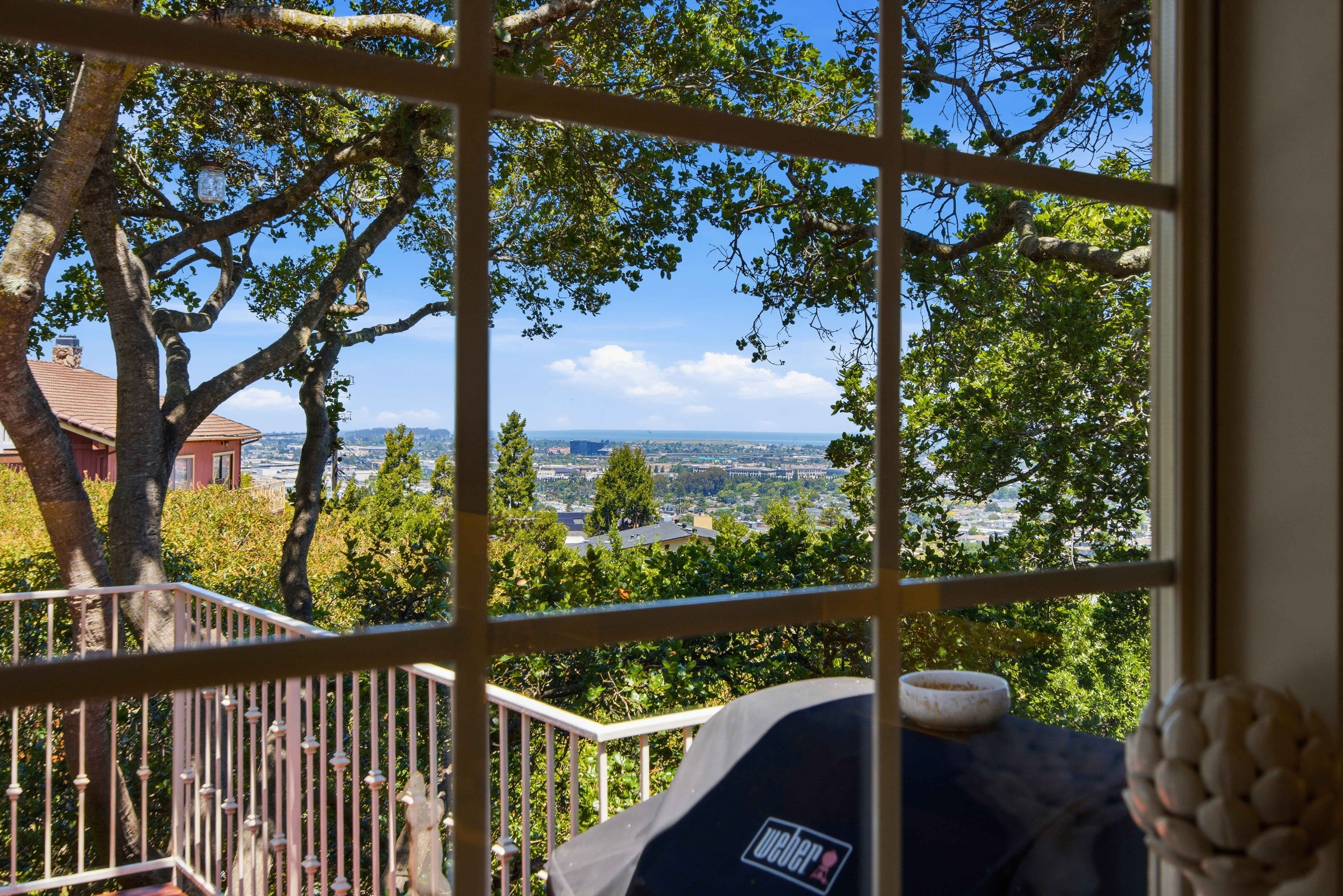  Prime Belmont Hills Home with Bay Views - 物件實景