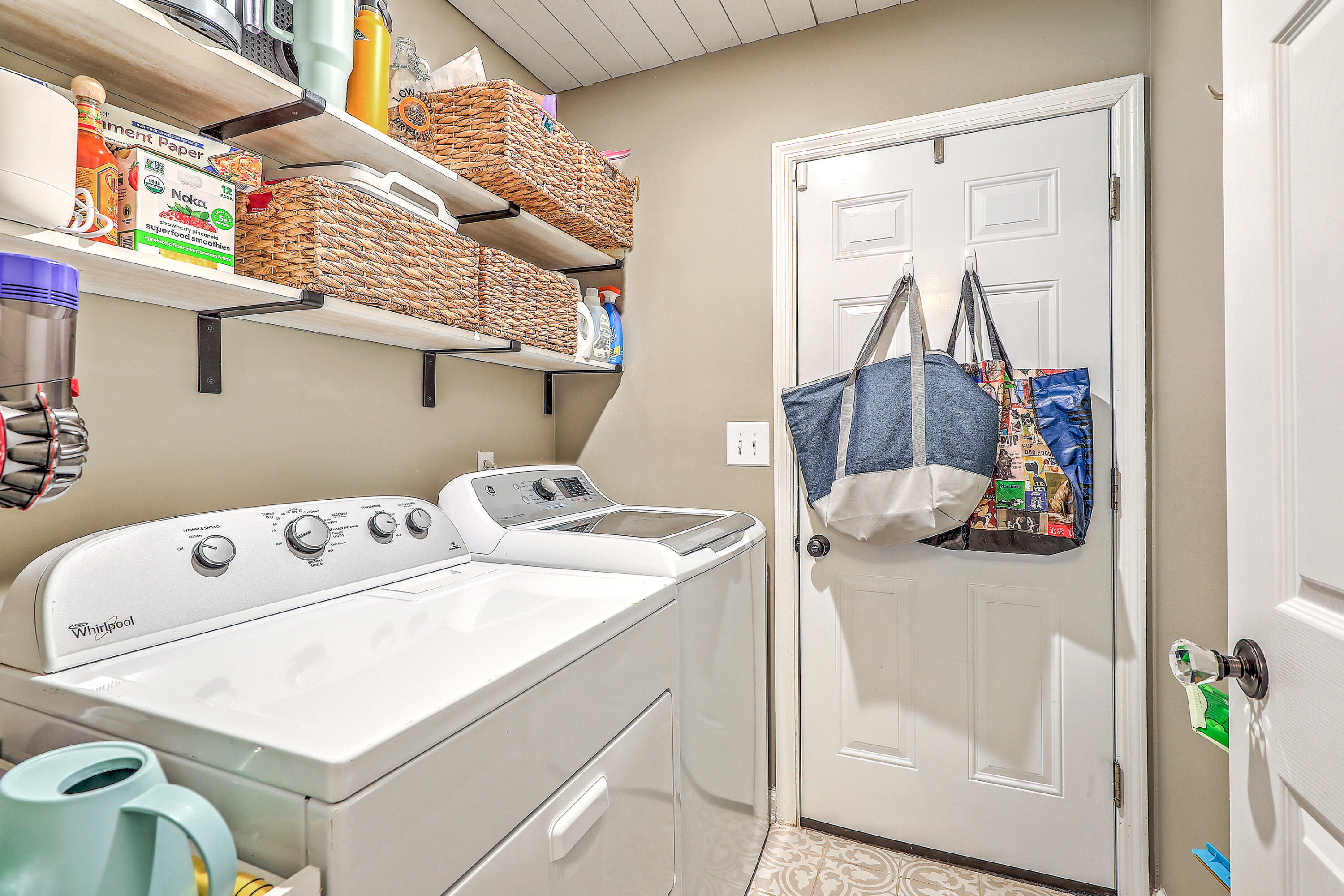 Charleston, South Carolina, 29412, United States, 3 Bedrooms Bedrooms, ,2 BathroomsBathrooms,Residential,For Sale,1924238