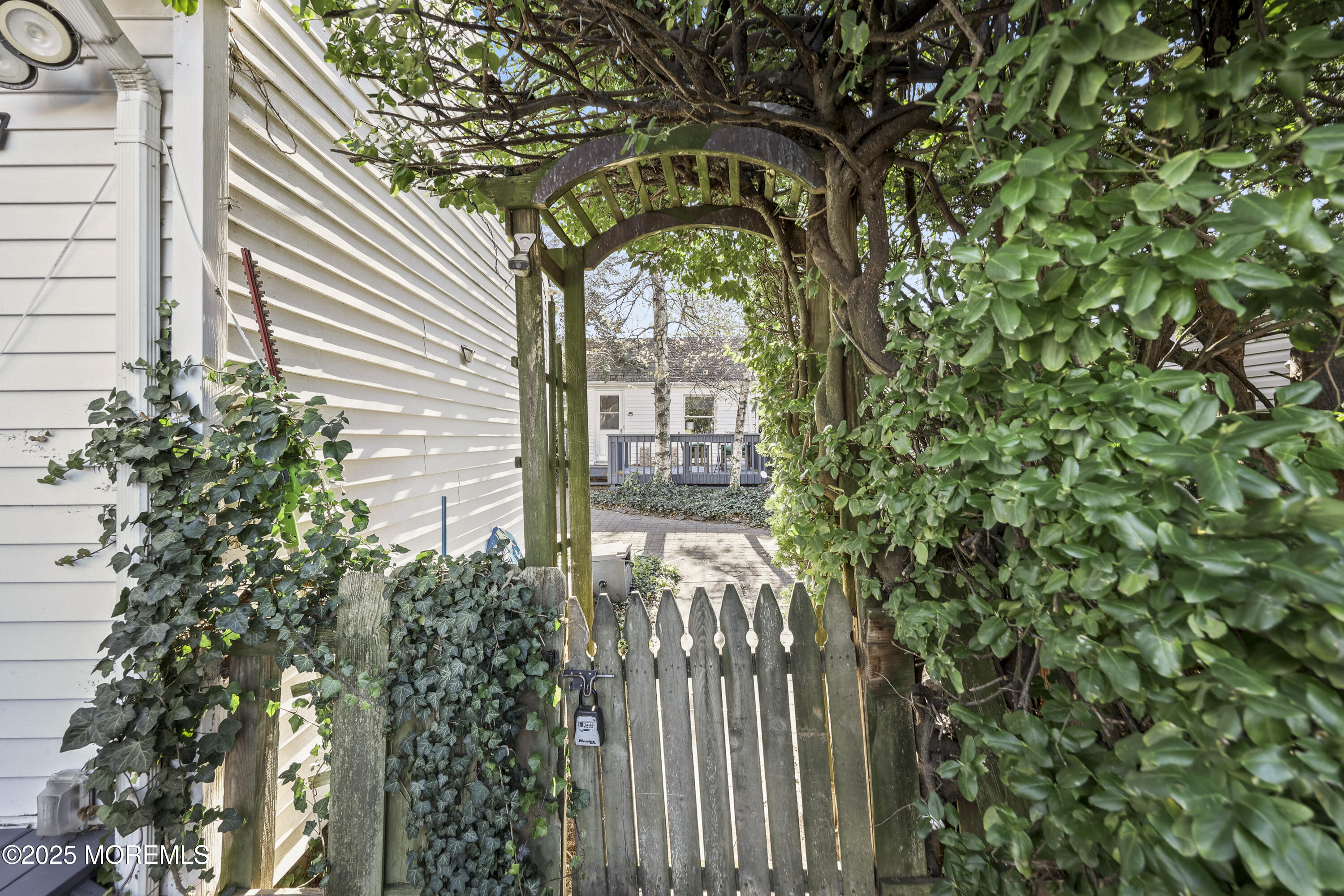 Leonardo, New Jersey, 07737, United States, 4 Bedrooms Bedrooms, ,3 BathroomsBathrooms,Residential,For Sale,2001705