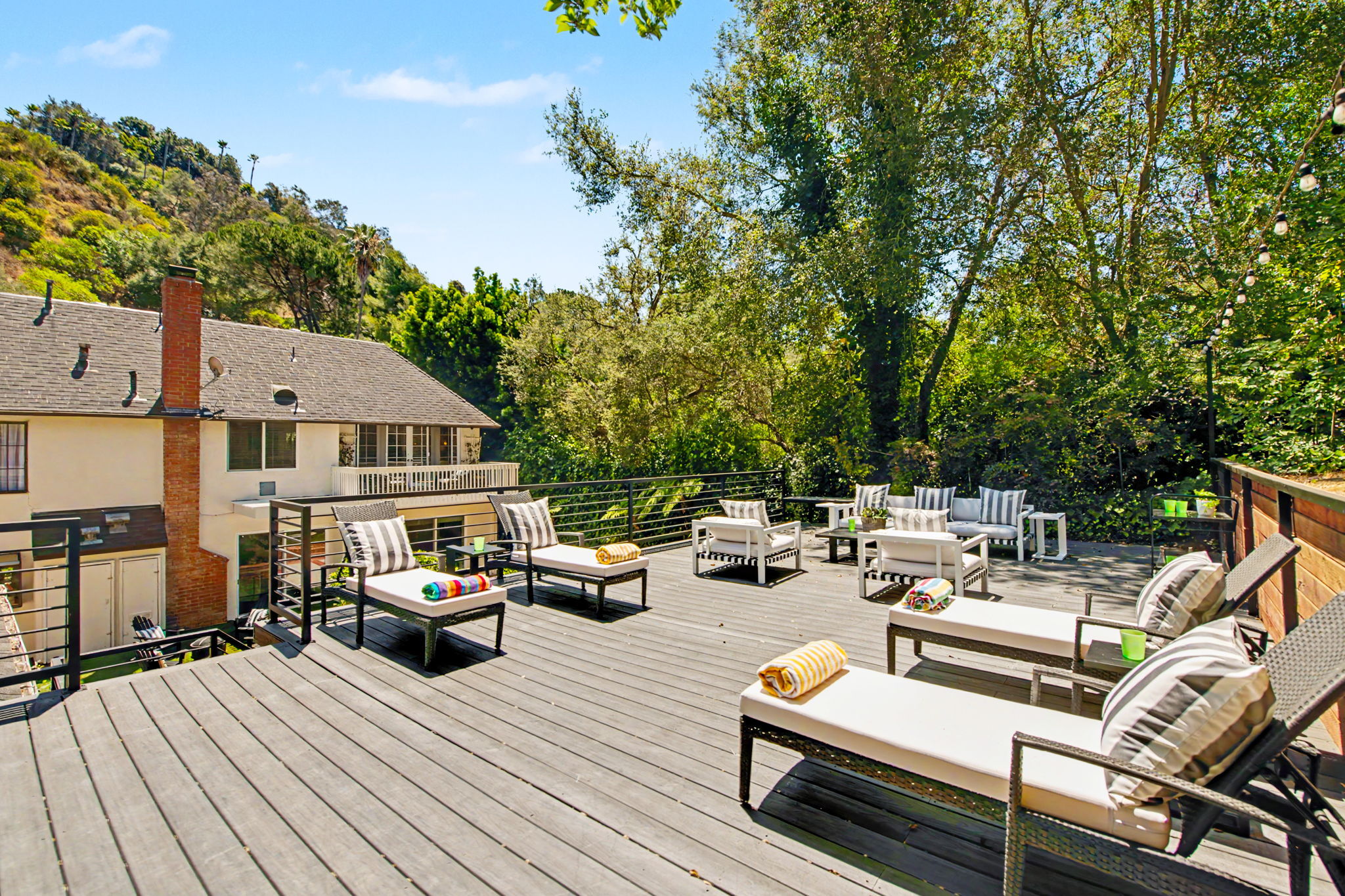  2411 Benedict Canyon Dr - 物件實景