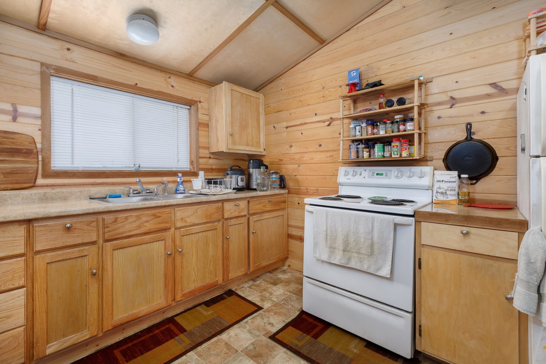  35 NW DOLPHIN ST Newport, OR 97365 - 物件實景