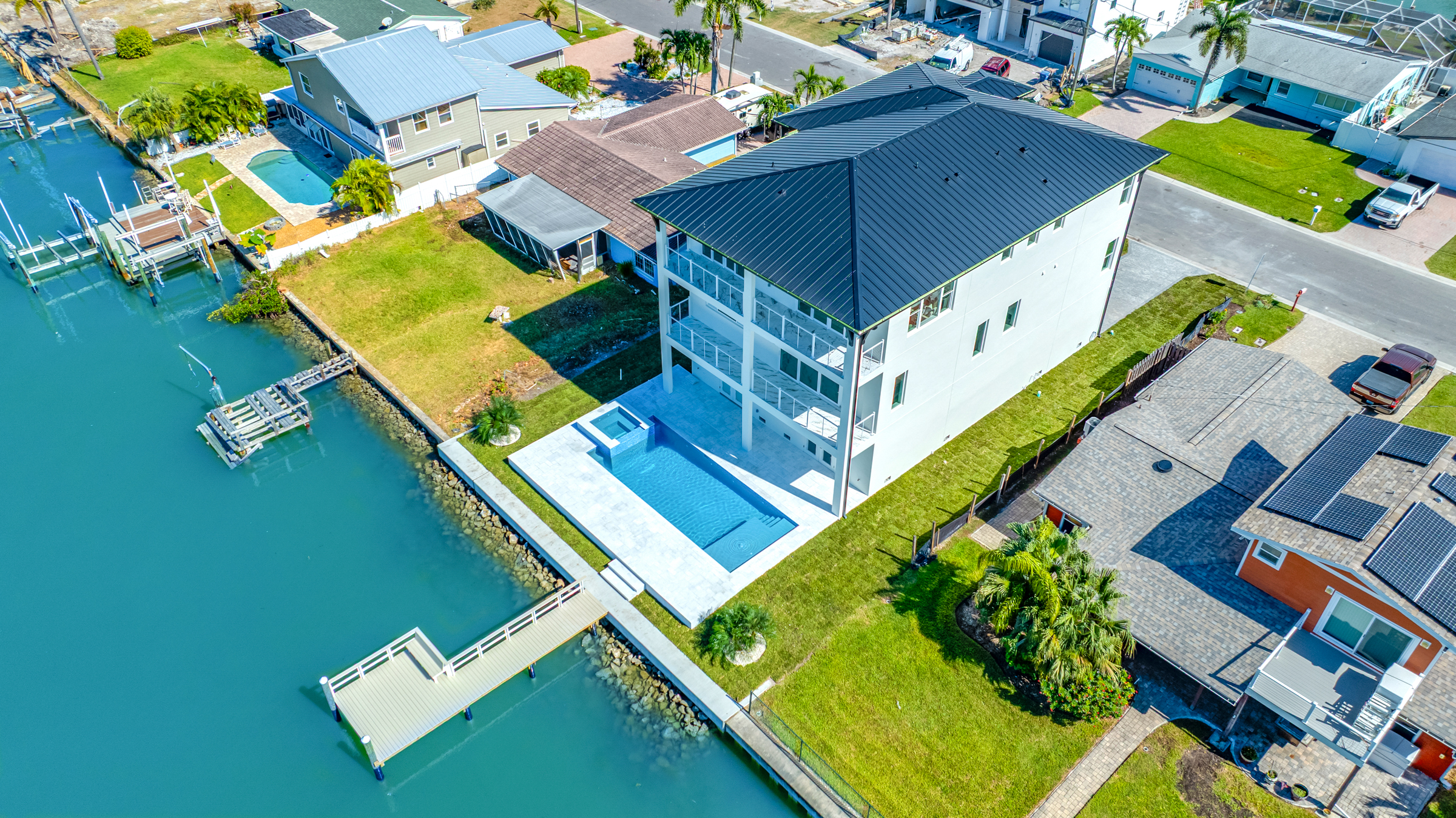 Madeira Beach, Florida, 33708, United States, 6 Bedrooms Bedrooms, ,6 BathroomsBathrooms,Residential,For Sale,1988521