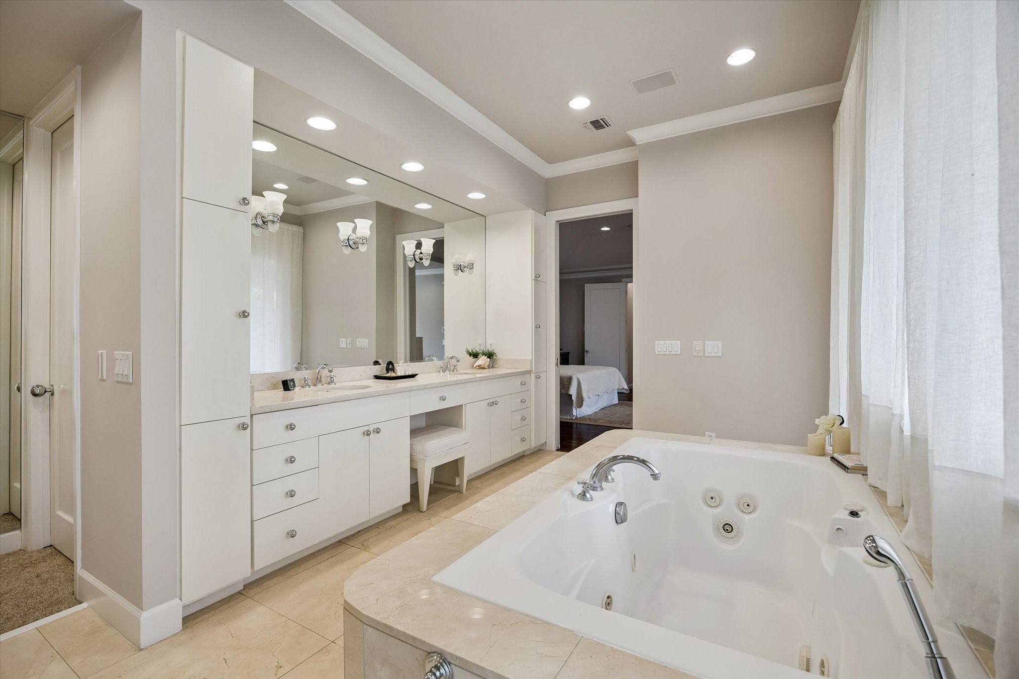  2102 Mcclendon Street - 物件實景