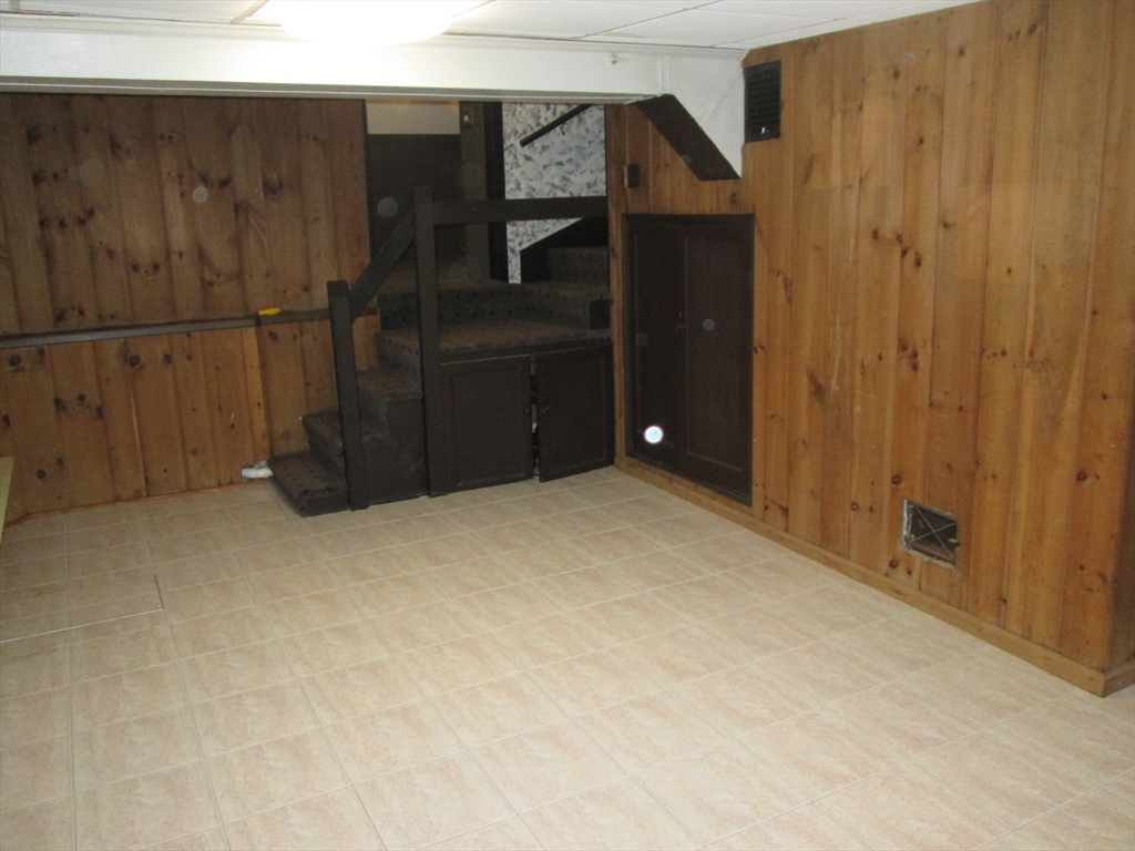 Melrose, Massachusetts, 02176, United States, 4 Bedrooms Bedrooms, ,2 BathroomsBathrooms,Residential,For Sale,1950992