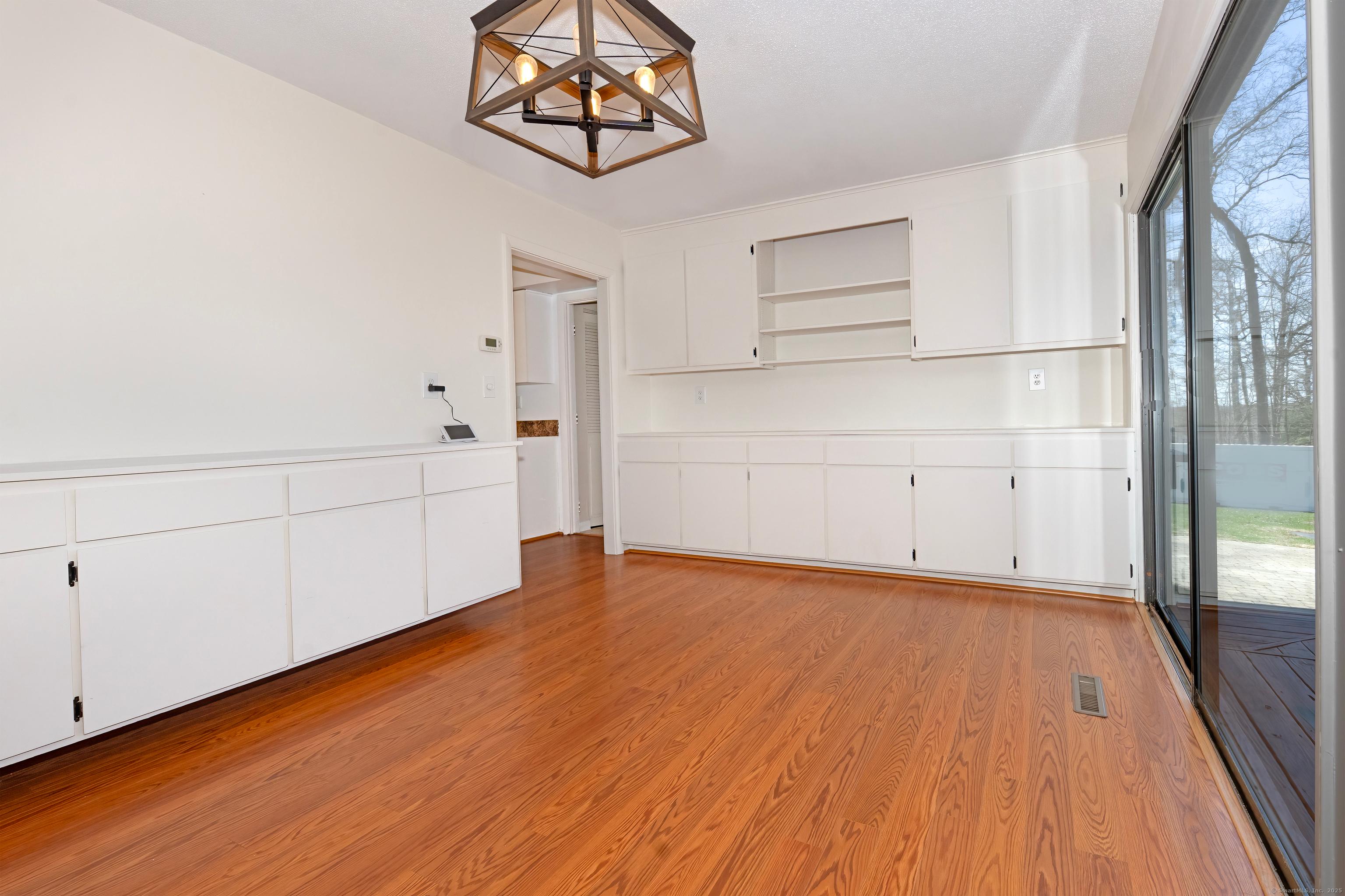 Guilford, Connecticut, 06437, United States, 3 Bedrooms Bedrooms, ,2 BathroomsBathrooms,Residential,For Sale,1935786