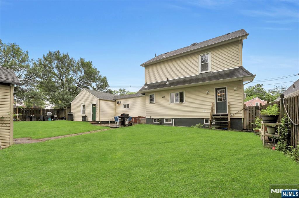 Fair Lawn, New Jersey, 07410, United States, 3 Bedrooms Bedrooms, ,3 BathroomsBathrooms,Residential,For Sale,1992145