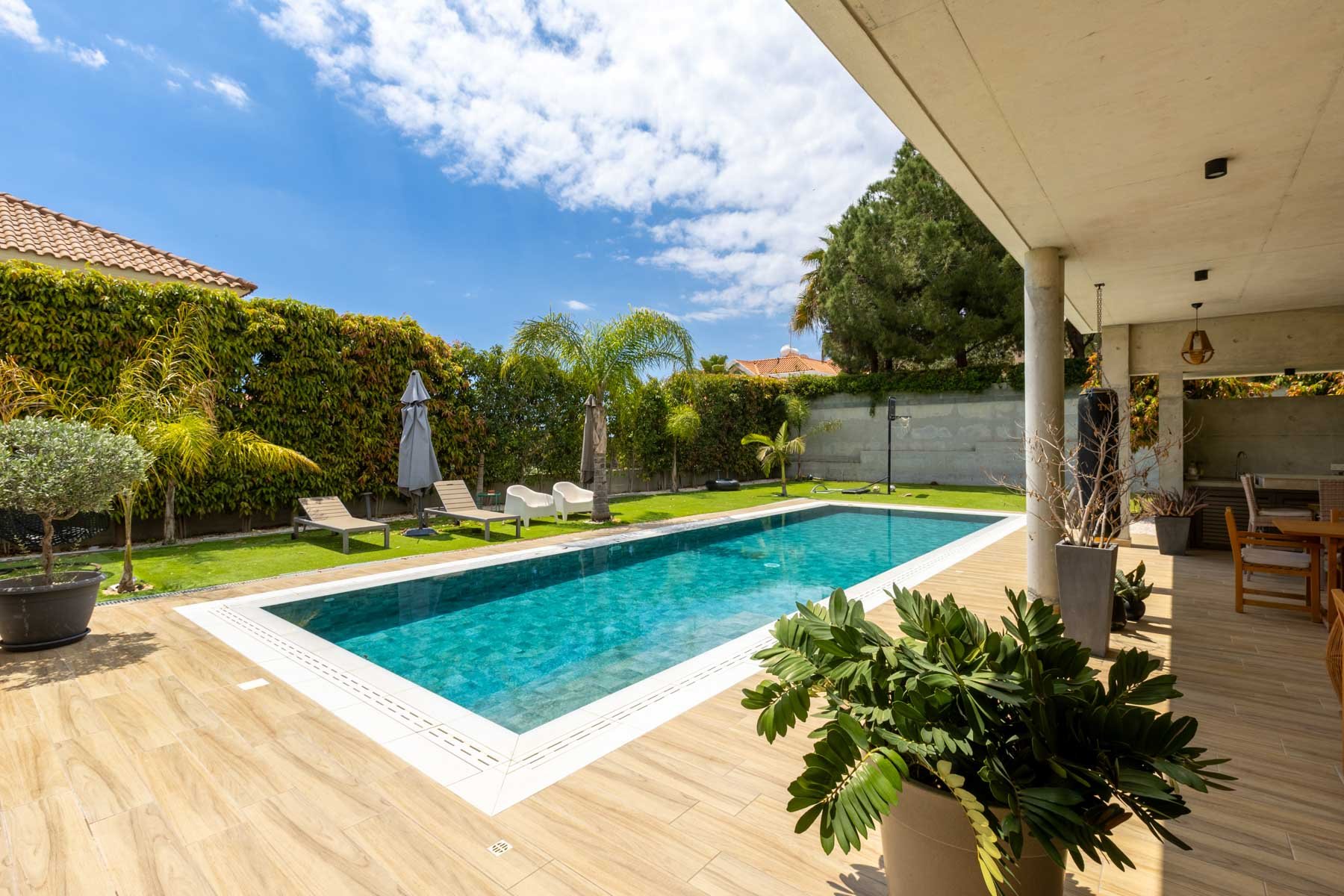  Contemporary 4-Bedroom Villa with Private Pool in Agios Athanasios, Limassol - 物件實景