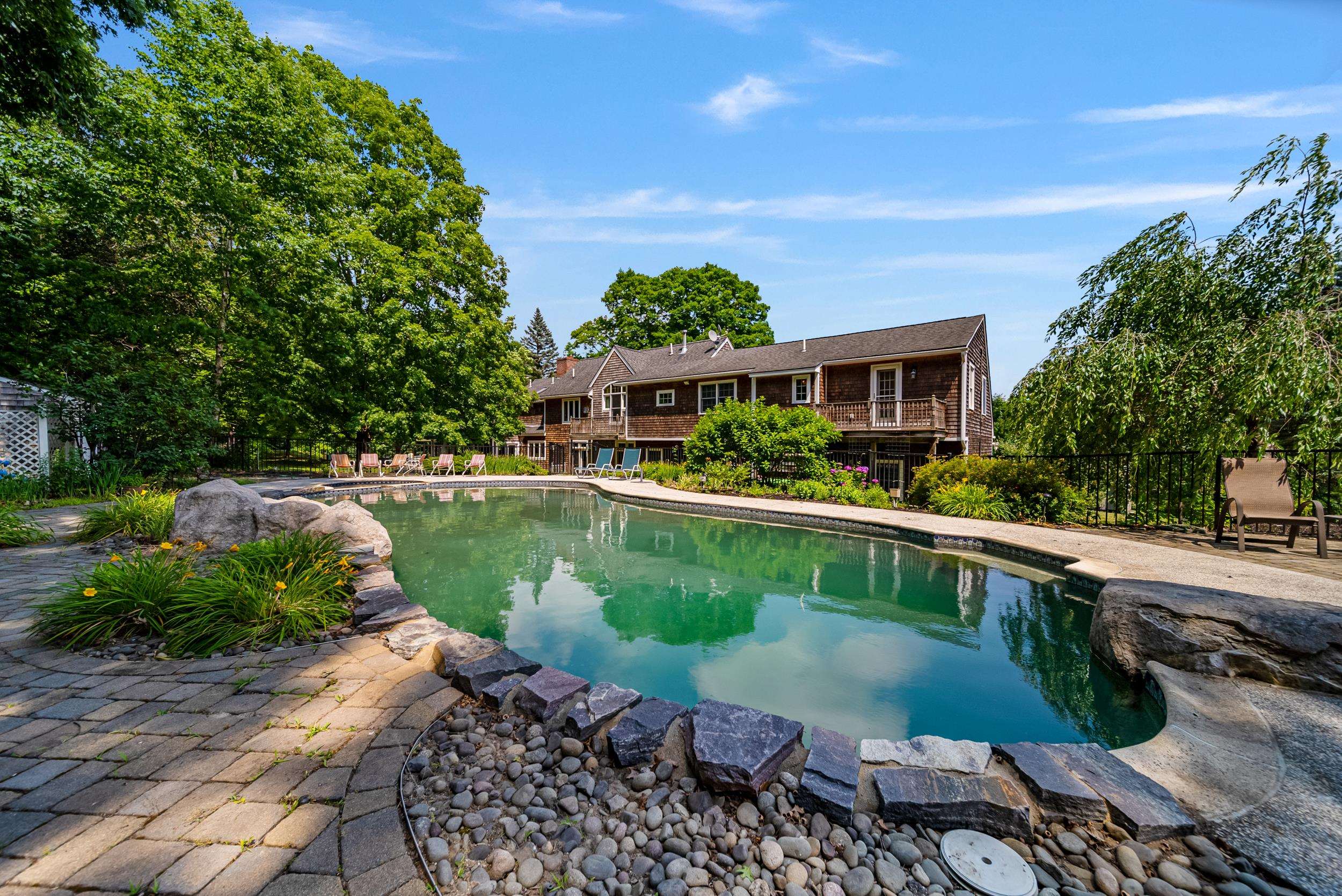 Hollis, New Hampshire, 03049, United States, 7 Bedrooms Bedrooms, ,5 BathroomsBathrooms,Residential,For Sale,1934449