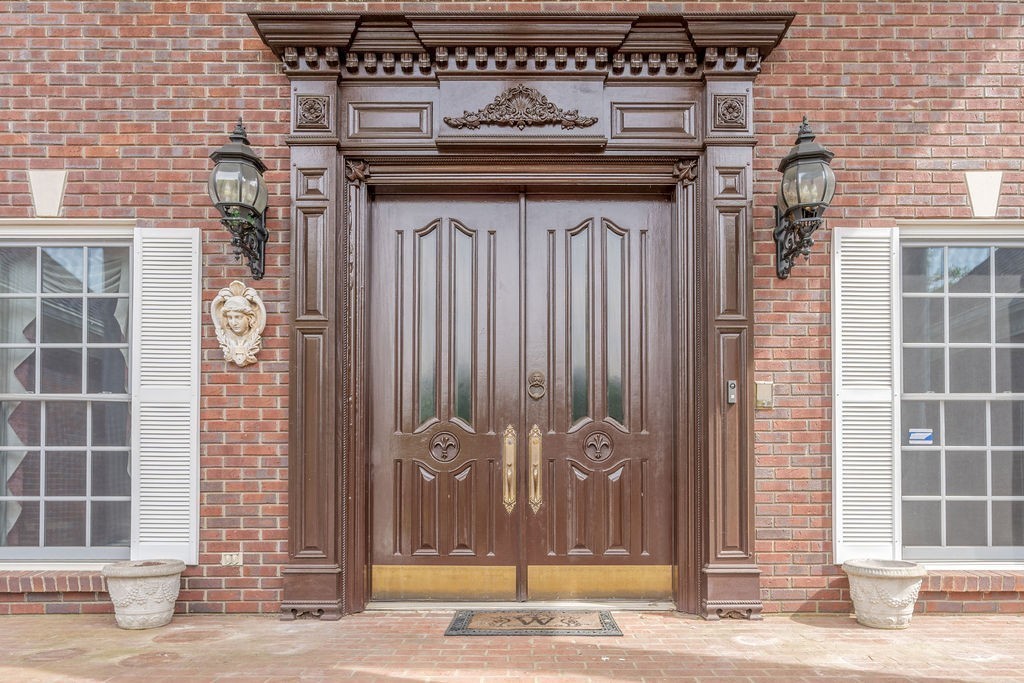 Clarksville, Tennessee, 37043, United States, 7 Bedrooms Bedrooms, ,7 BathroomsBathrooms,Residential,For Sale,1999210