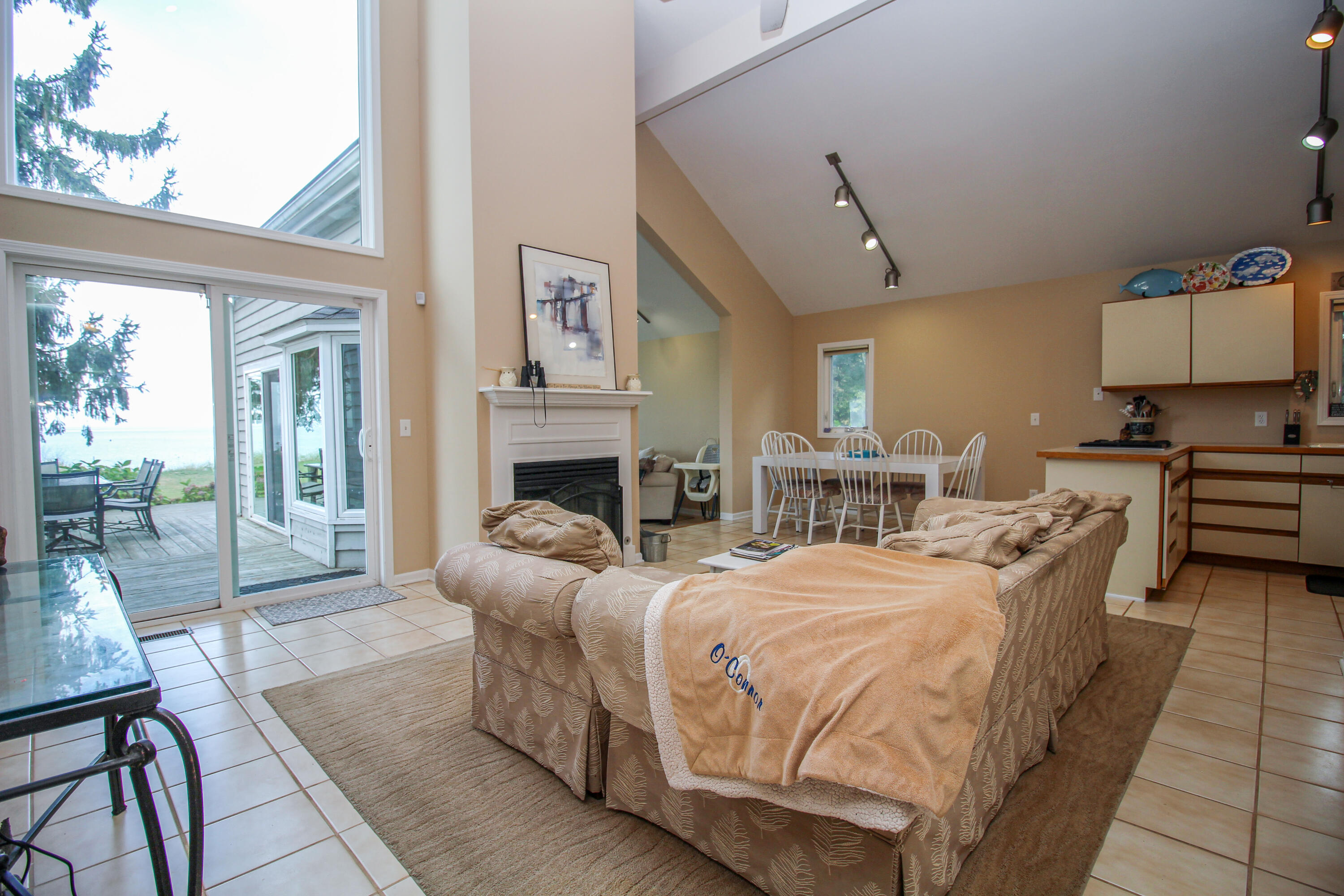 South Haven, Michigan, 49090, United States, 3 Bedrooms Bedrooms, ,4 BathroomsBathrooms,Residential,For Sale,1982825