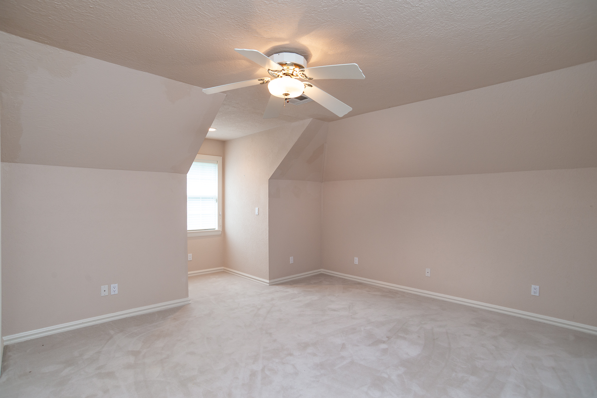 Stillwater, Oklahoma, 74074, United States, 5 Bedrooms Bedrooms, ,4 BathroomsBathrooms,Residential,For Sale,1981568