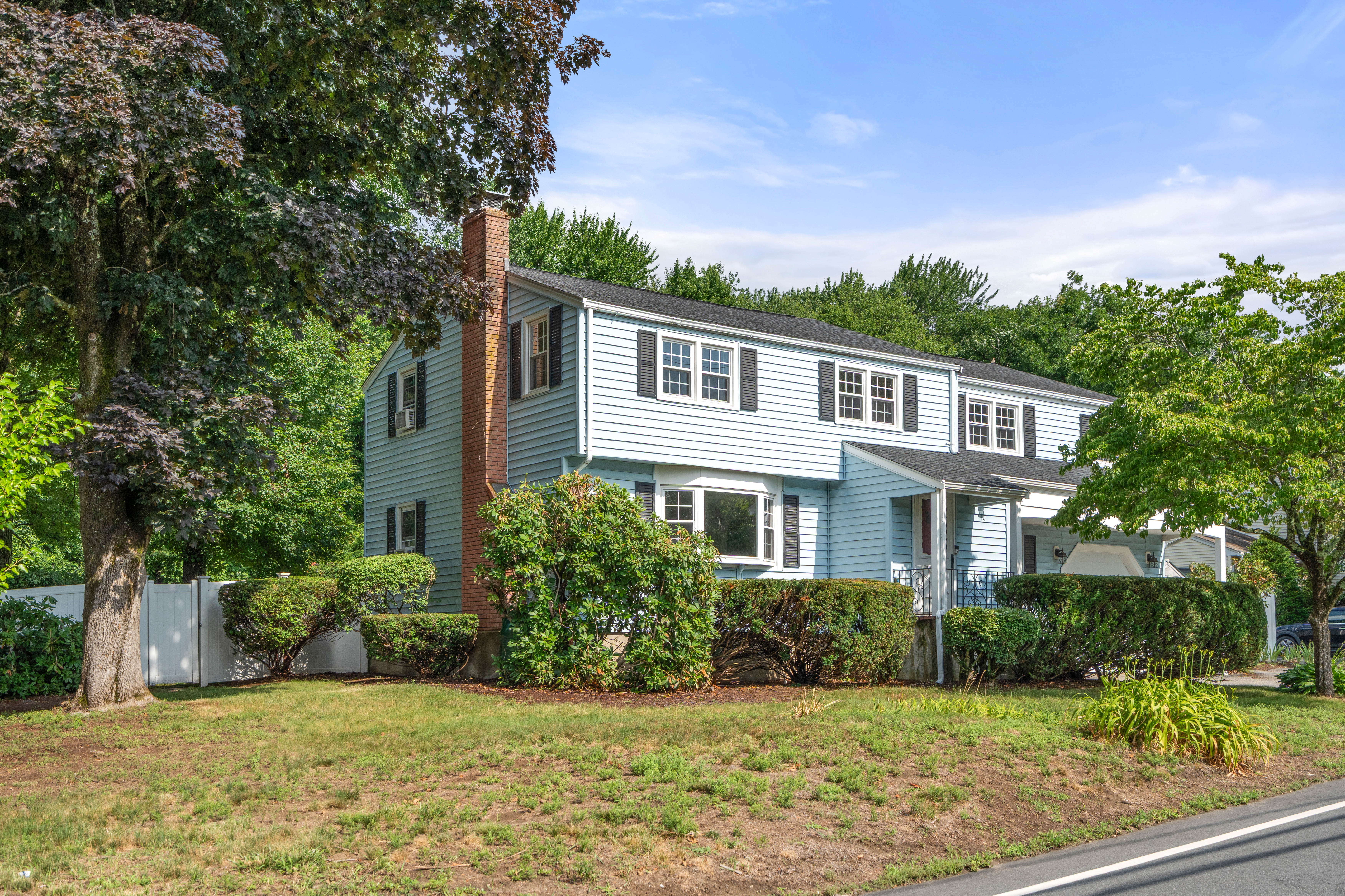  10 Locust Street, Burlington, MA, 01803 - 物件實景