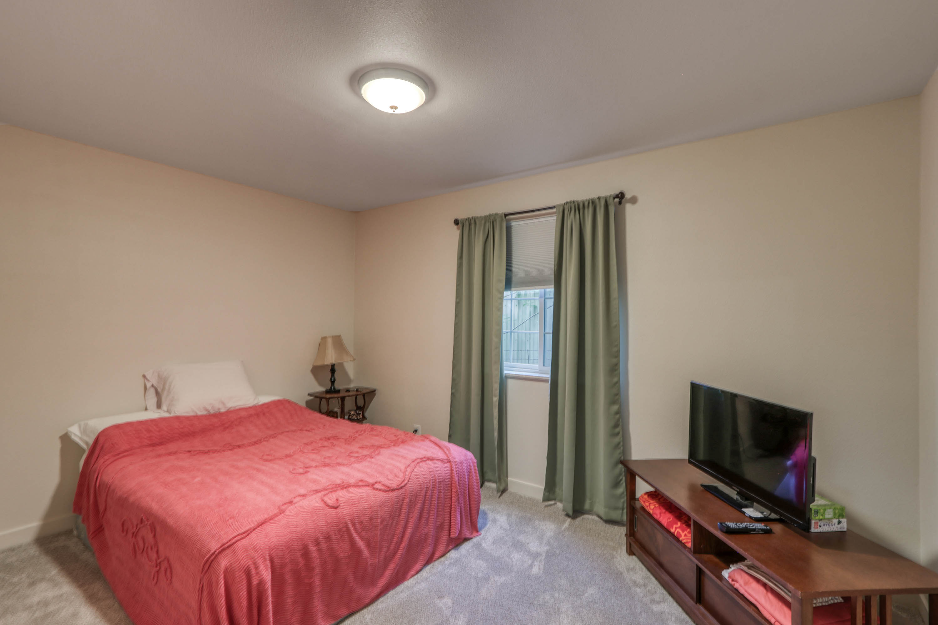 Hope, Idaho, 83836, United States, 2 Bedrooms Bedrooms, ,1 BathroomBathrooms,Residential,For Sale,1904482