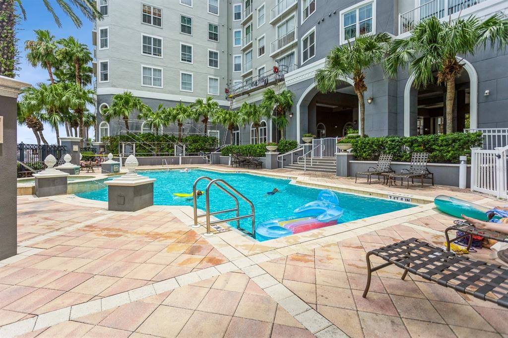Tampa, Florida, 33602, United States, 2 Bedrooms Bedrooms, ,2 BathroomsBathrooms,Residential,For Sale,1901448