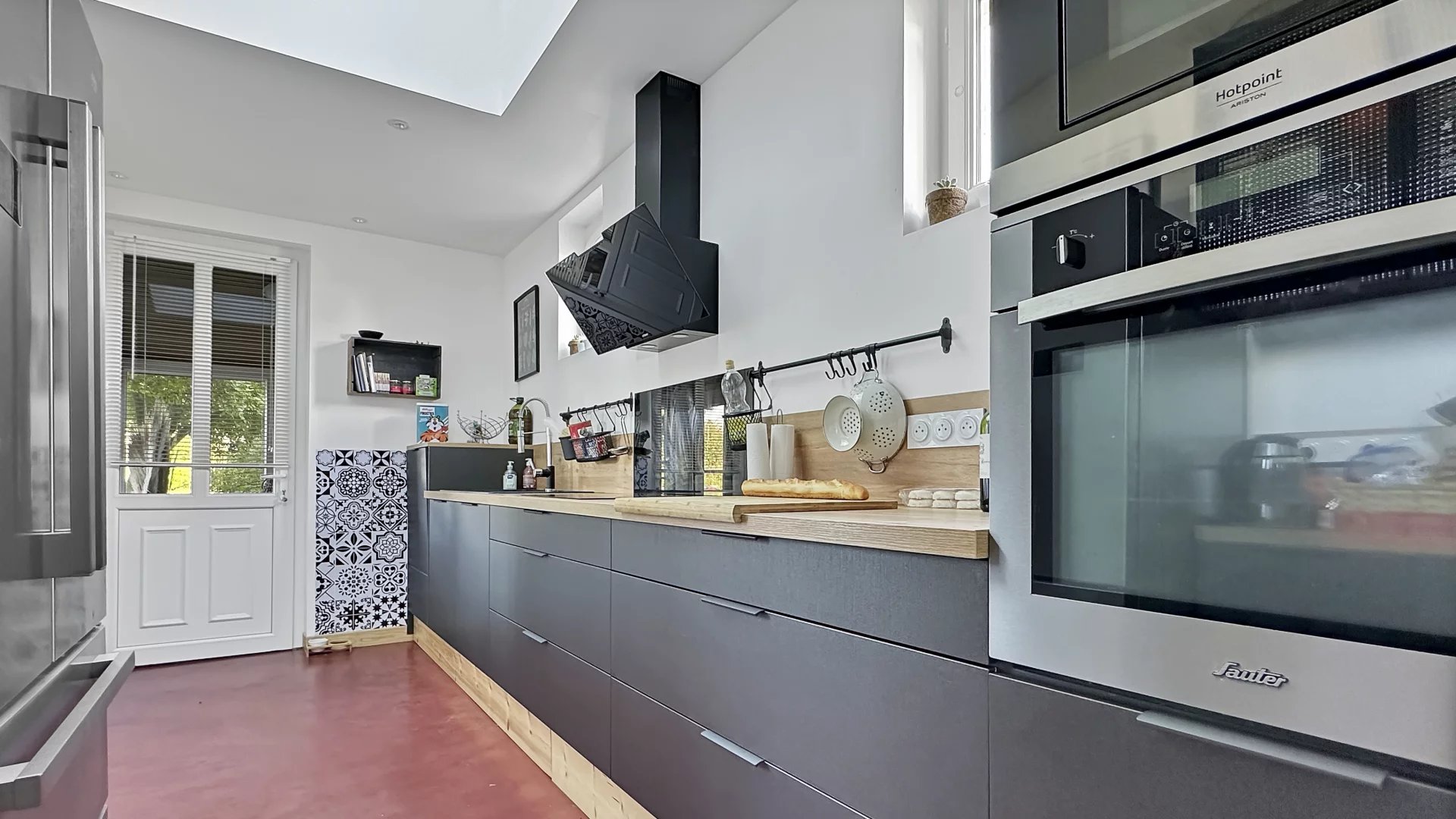 Lillebonne, Normandy, 76170, FR, 11 Bedrooms Bedrooms, ,3 BathroomsBathrooms,Residential,For Sale,1665758