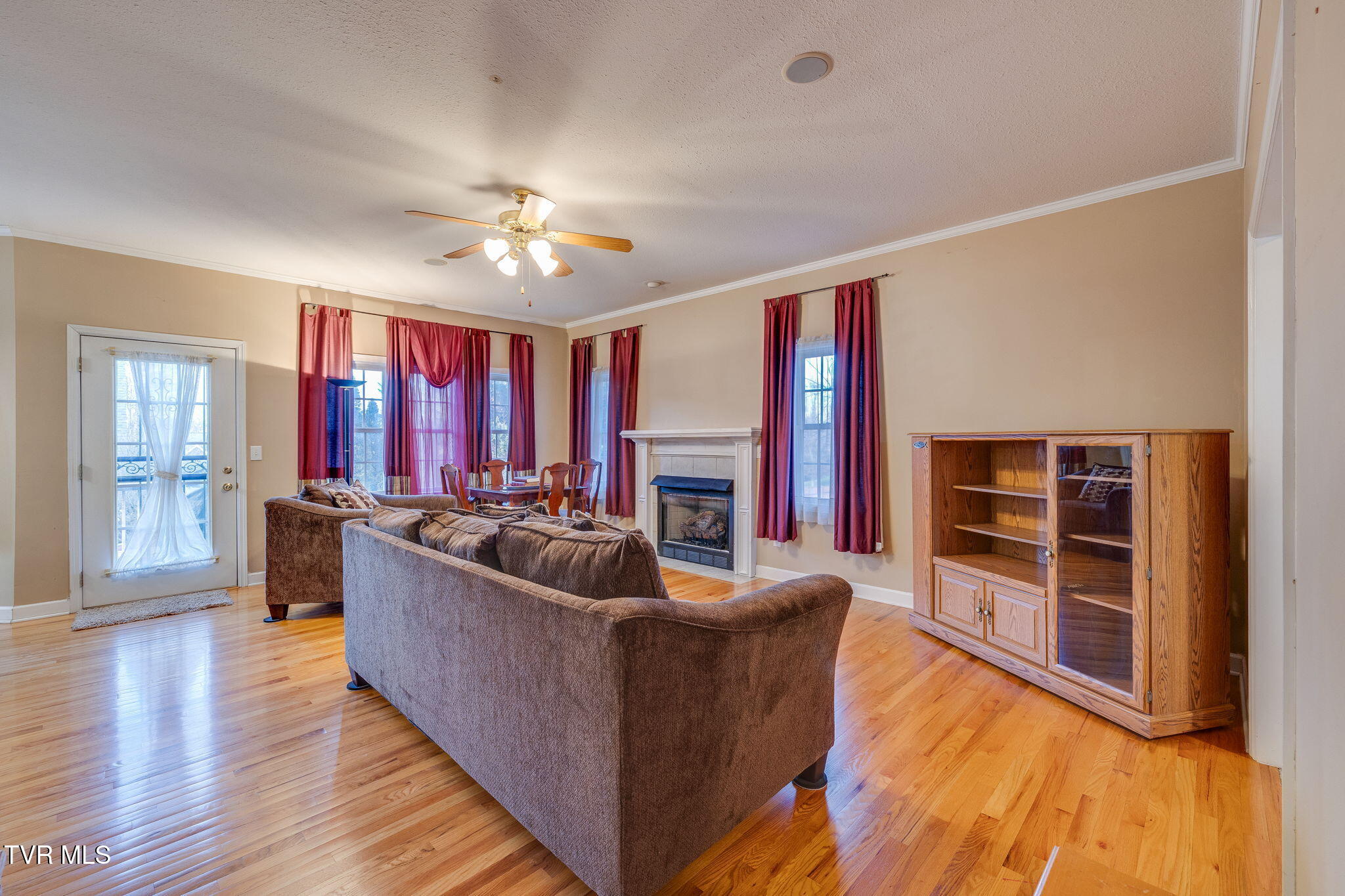 Johnson City, Tennessee, 37601, United States, 5 Bedrooms Bedrooms, ,4 BathroomsBathrooms,Residential,For Sale,2049001