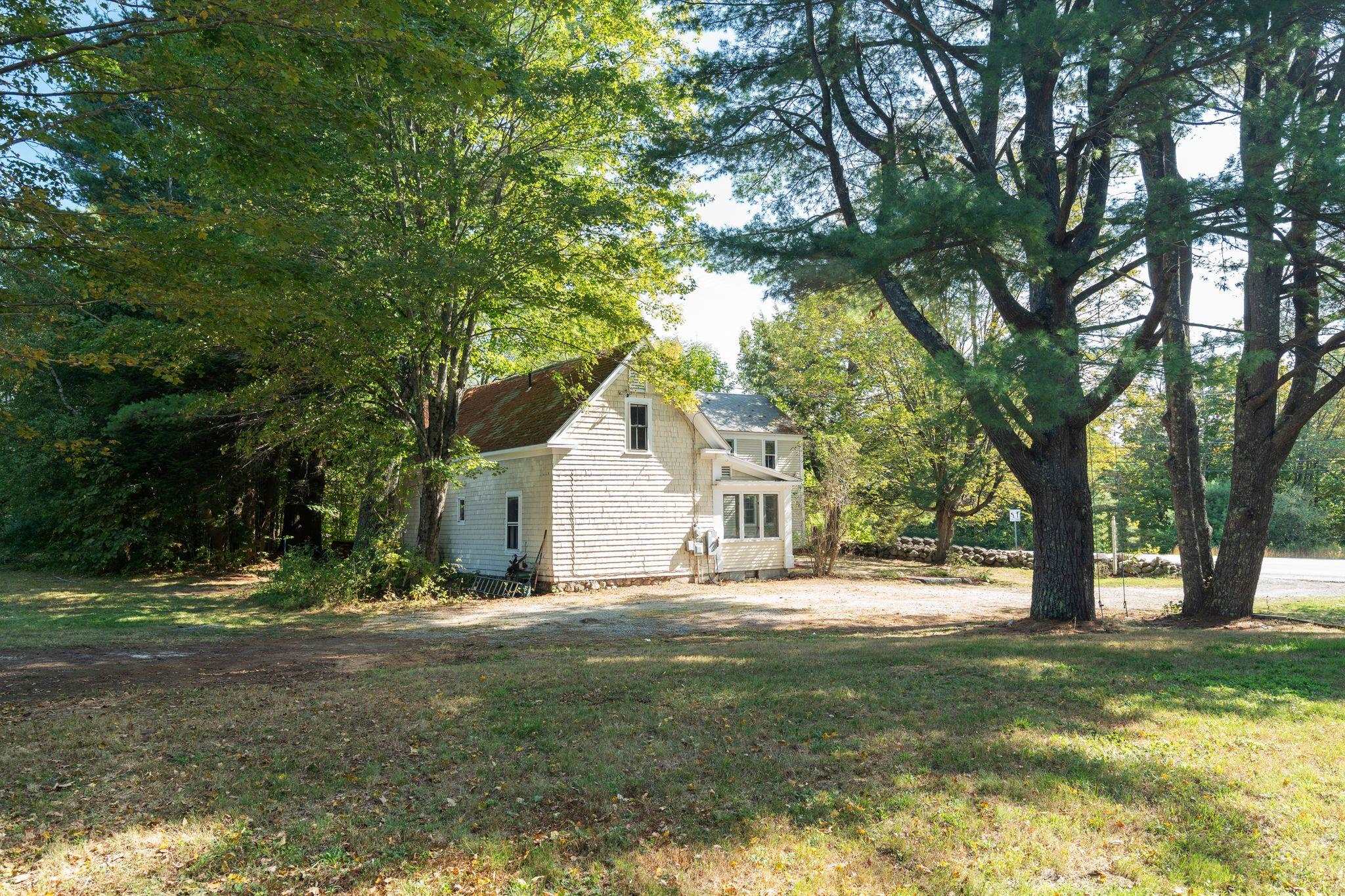 New London, New Hampshire, 03257, United States, 4 Bedrooms Bedrooms, ,2 BathroomsBathrooms,Residential,For Sale,1950111