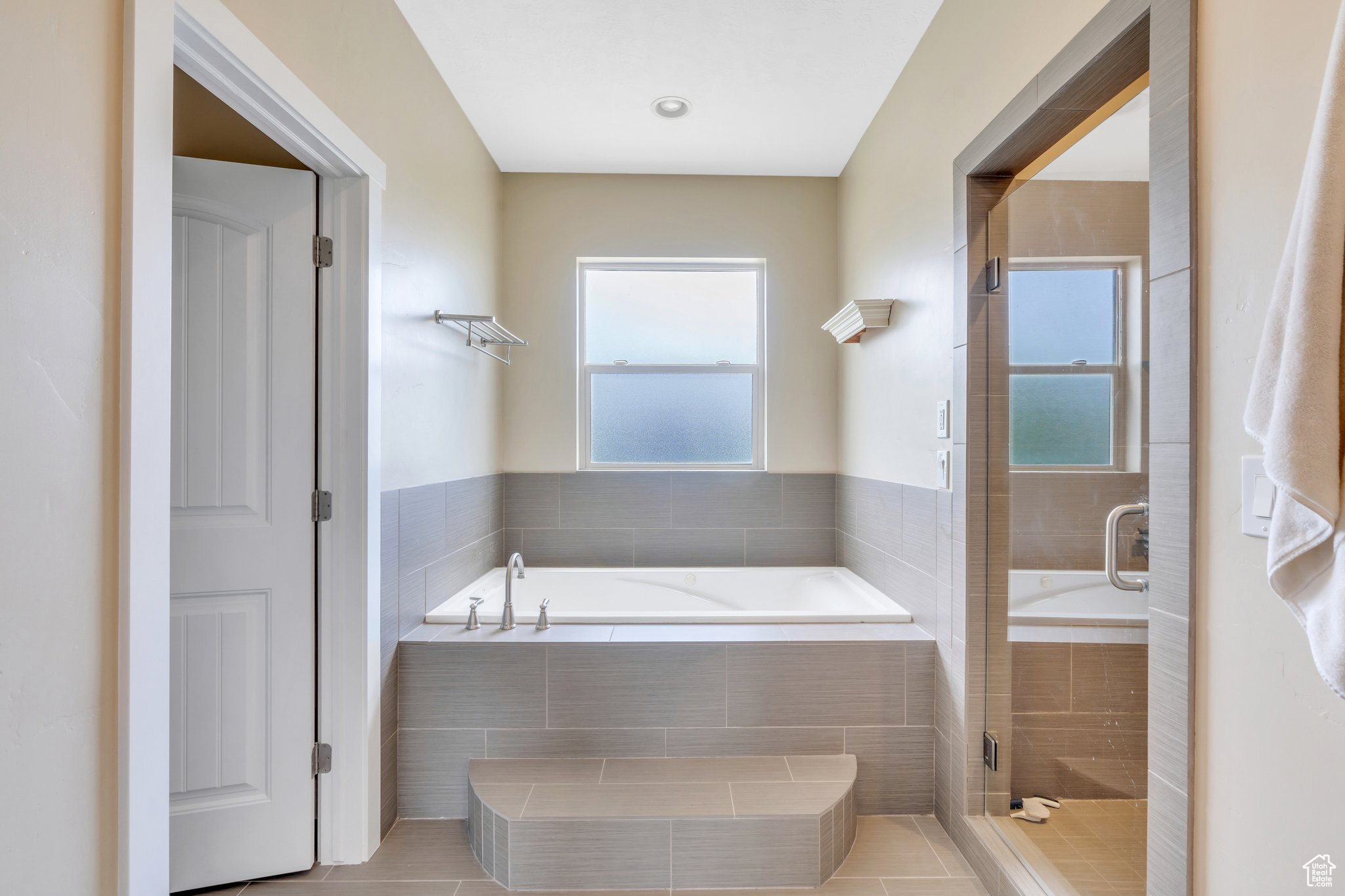 Springville, Utah, 84663, United States, 5 Bedrooms Bedrooms, ,5 BathroomsBathrooms,Residential,For Sale,1829365