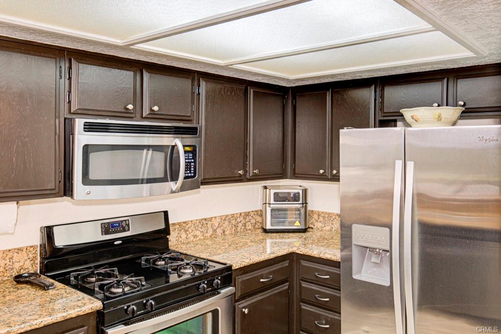 Lake Forest, California, 92630, United States, 2 Bedrooms Bedrooms, ,2 BathroomsBathrooms,Residential,For Sale,1944905