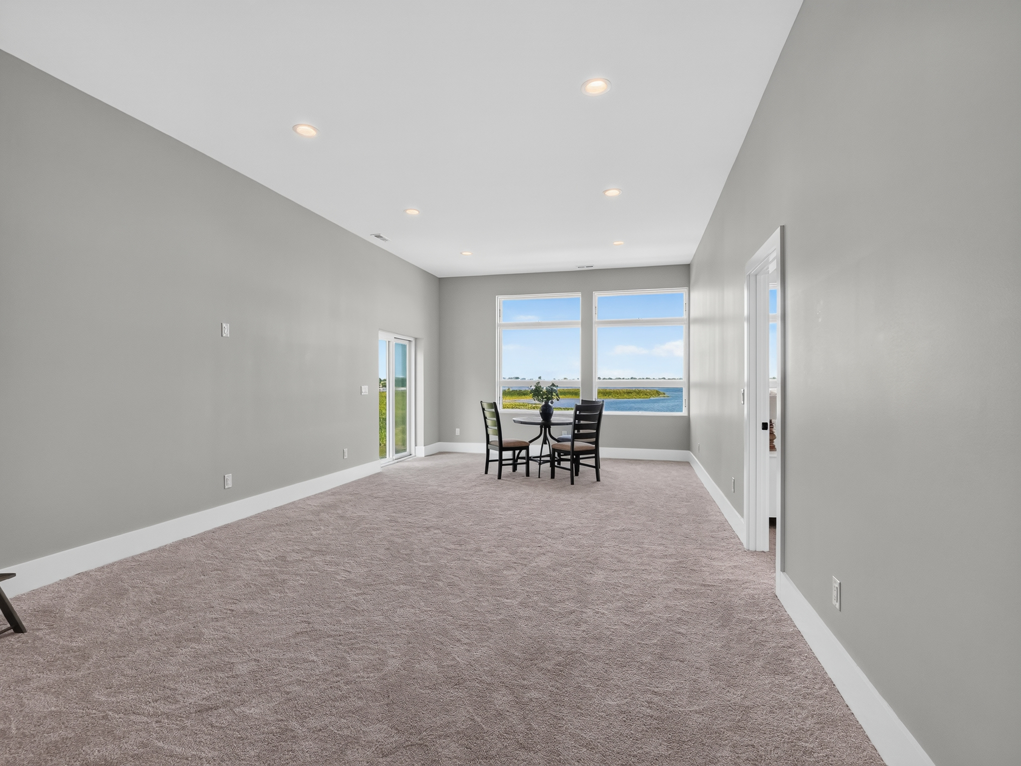  Exceptional Waterfront Home with Panoramic Lake Views - 物件實景
