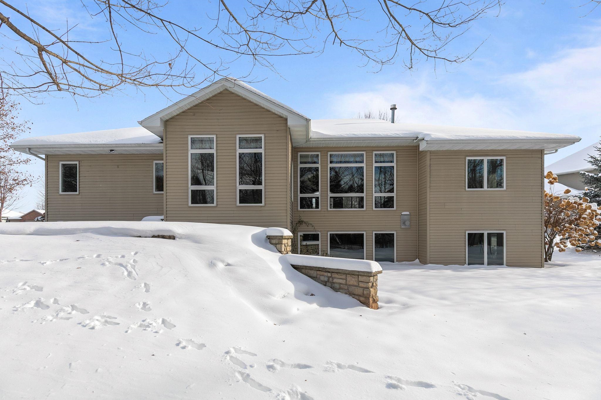 Combined Locks, Wisconsin, 54113, United States, 3 Bedrooms Bedrooms, ,4 BathroomsBathrooms,Residential,For Sale,1976414