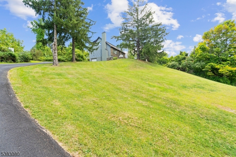 Vernon Twp., New Jersey, 07462, United States, 4 Bedrooms Bedrooms, ,2 BathroomsBathrooms,Residential,For Sale,1938631