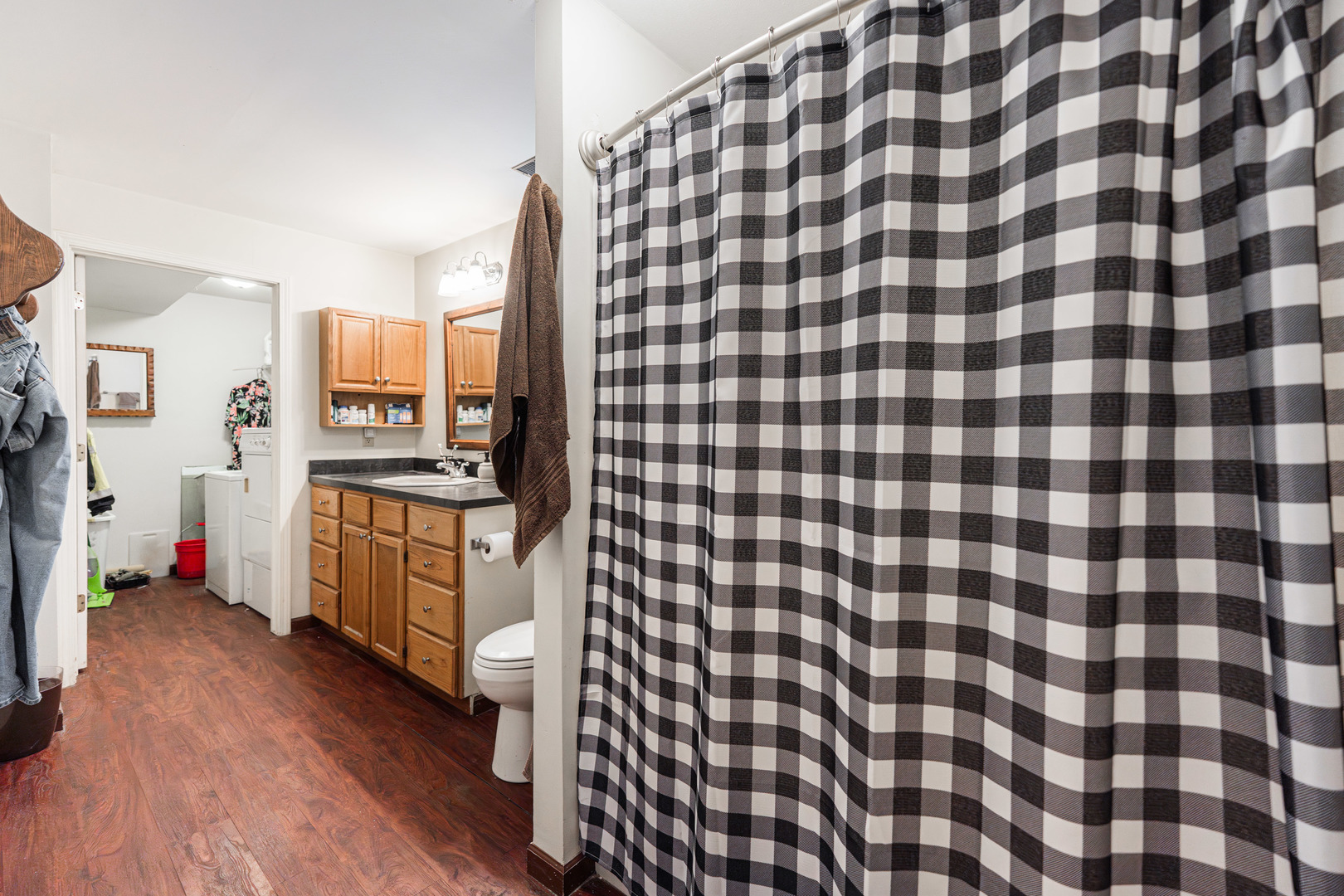 Hinckley, Illinois, 60520, United States, 3 Bedrooms Bedrooms, ,2 BathroomsBathrooms,Residential,For Sale,1921683