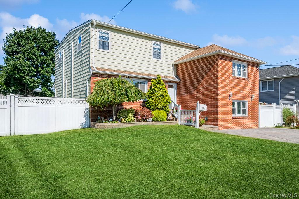 Massapequa, New York, 11758, United States, 4 Bedrooms Bedrooms, ,2 BathroomsBathrooms,Residential,For Sale,1927254