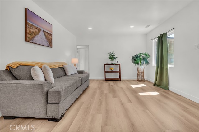 Los Angeles, California, 90032, United States, 4 Bedrooms Bedrooms, ,2 BathroomsBathrooms,Residential,For Sale,1916443