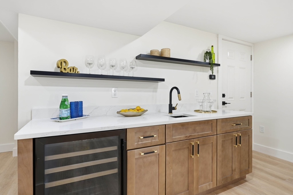 Watertown, Massachusetts, 02472, United States, 3 Bedrooms Bedrooms, ,3 BathroomsBathrooms,Residential,For Sale,2048404