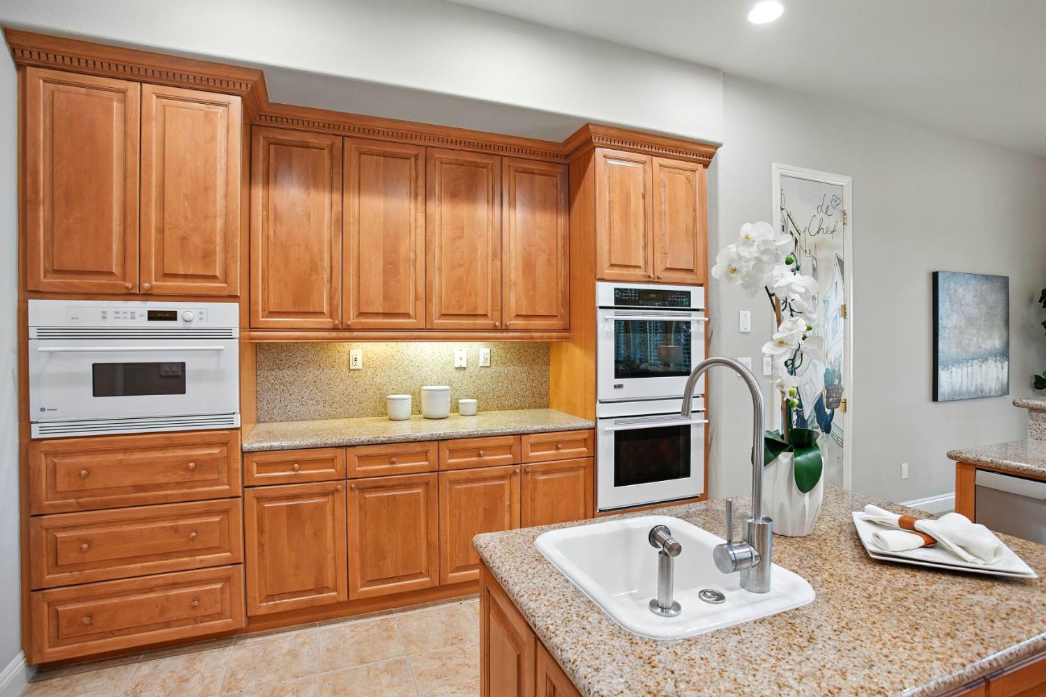 Roseville, California, 95661, United States, 4 Bedrooms Bedrooms, ,3 BathroomsBathrooms,Residential,For Sale,1934690