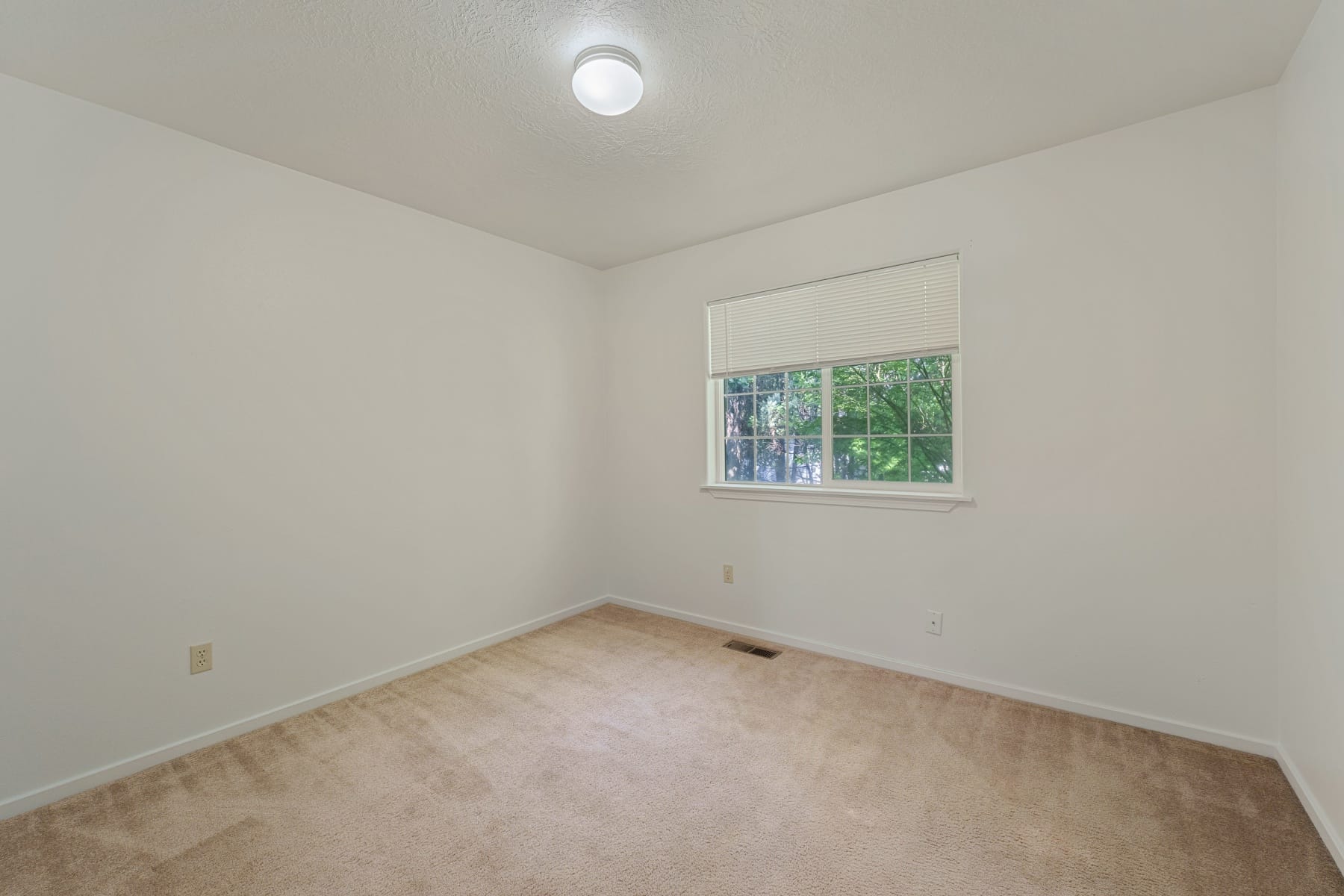  1052 NE Francis Court Bend, OR 97701 - 物件實景