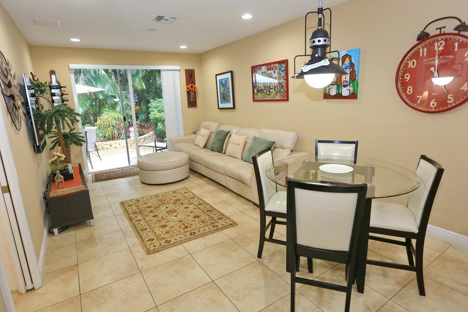 Delray Beach, Florida, 33484, United States, 4 Bedrooms Bedrooms, ,3 BathroomsBathrooms,Residential,For Sale,1943526