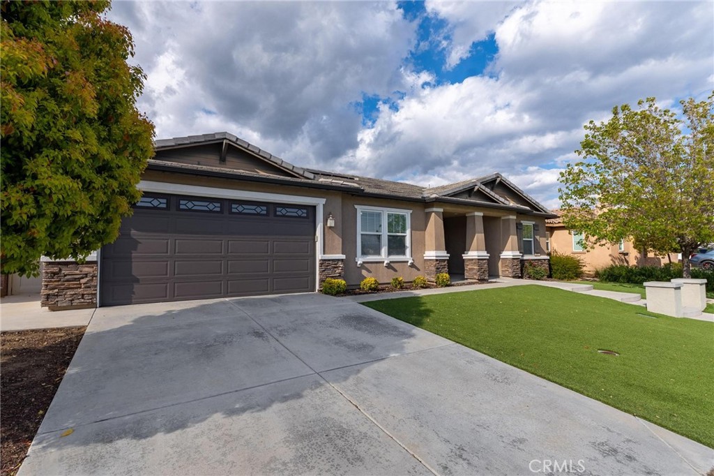 Murrieta, California, 92563, United States, 4 Bedrooms Bedrooms, ,3 BathroomsBathrooms,Residential,For Sale,1893533
