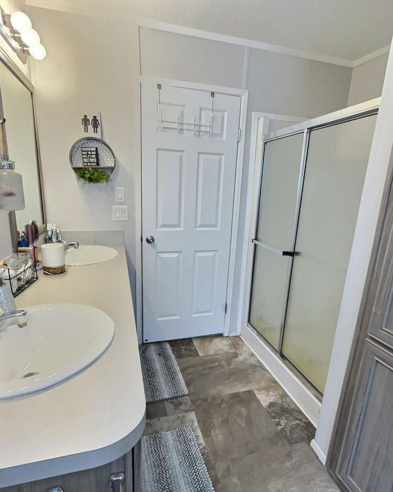 Palatka, Florida, 32177, United States, 4 Bedrooms Bedrooms, ,3 BathroomsBathrooms,Residential,For Sale,1898864