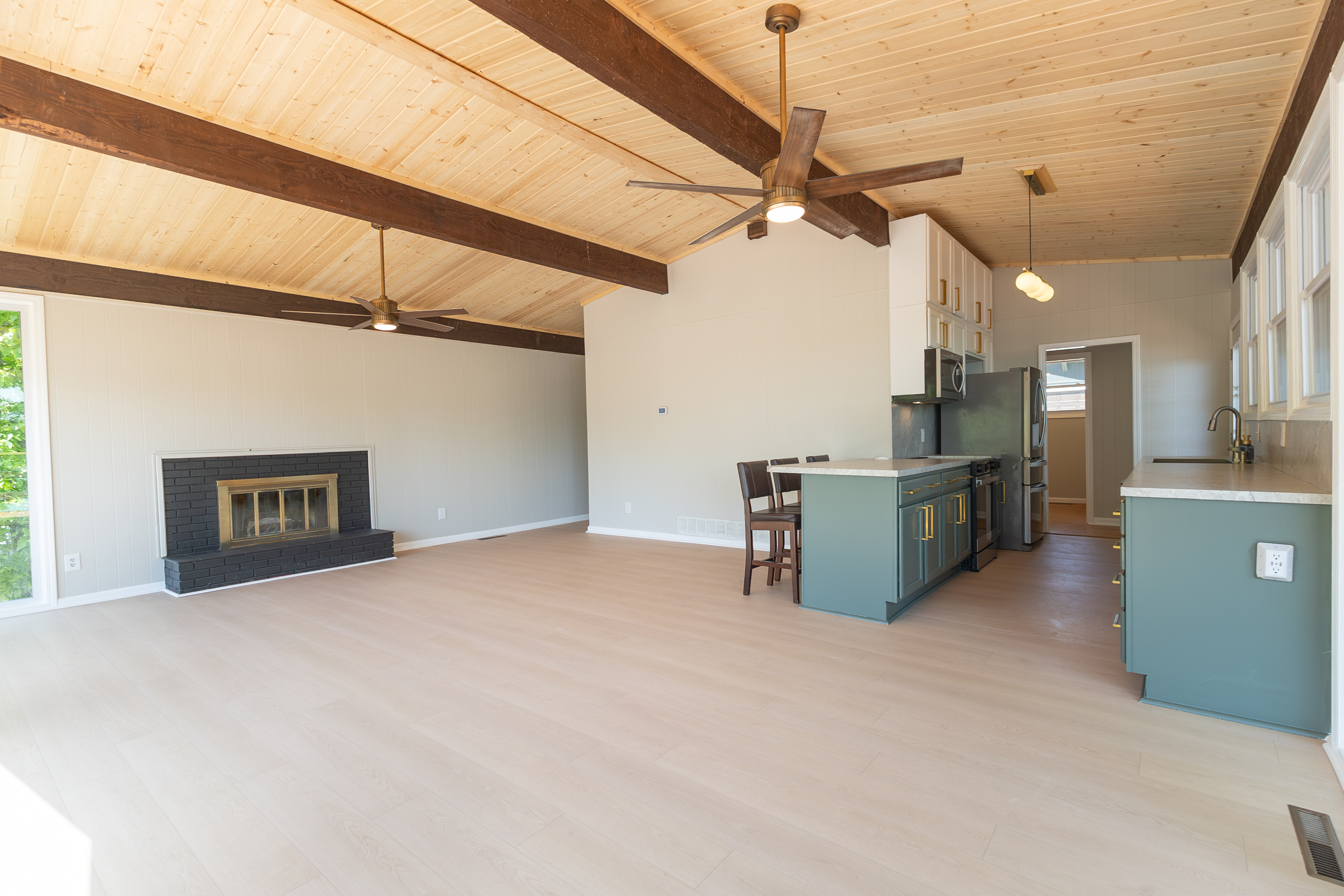 Keytesville, Missouri, 65261, United States, 4 Bedrooms Bedrooms, ,3 BathroomsBathrooms,Residential,For Sale,2048618