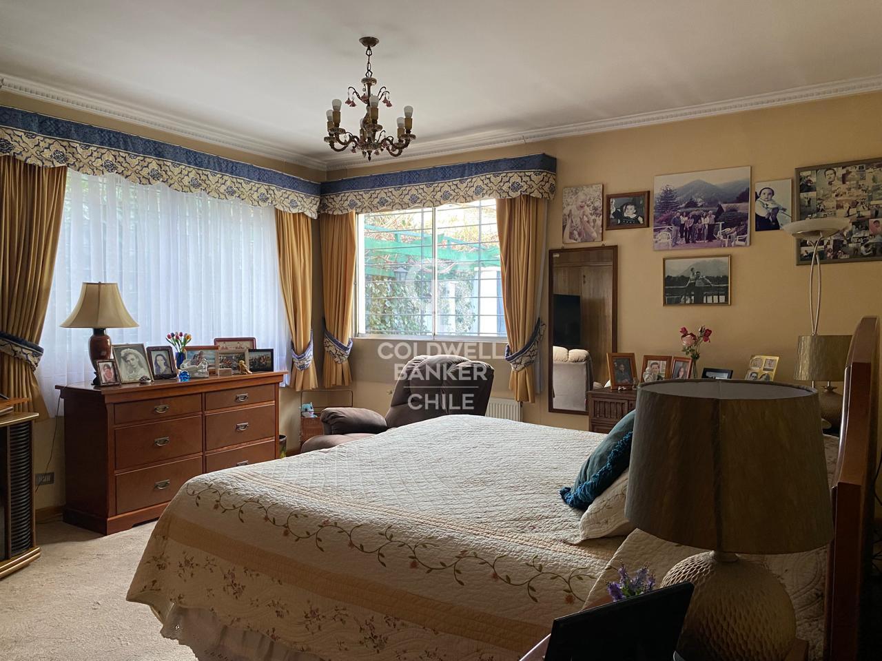La Reina, Chile, 5 Bedrooms Bedrooms, ,3 BathroomsBathrooms,Residential,For Sale,1908437