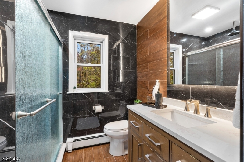 Wayne Twp., New Jersey, 07470, United States, 5 Bedrooms Bedrooms, ,2 BathroomsBathrooms,Residential,For Sale,1988198