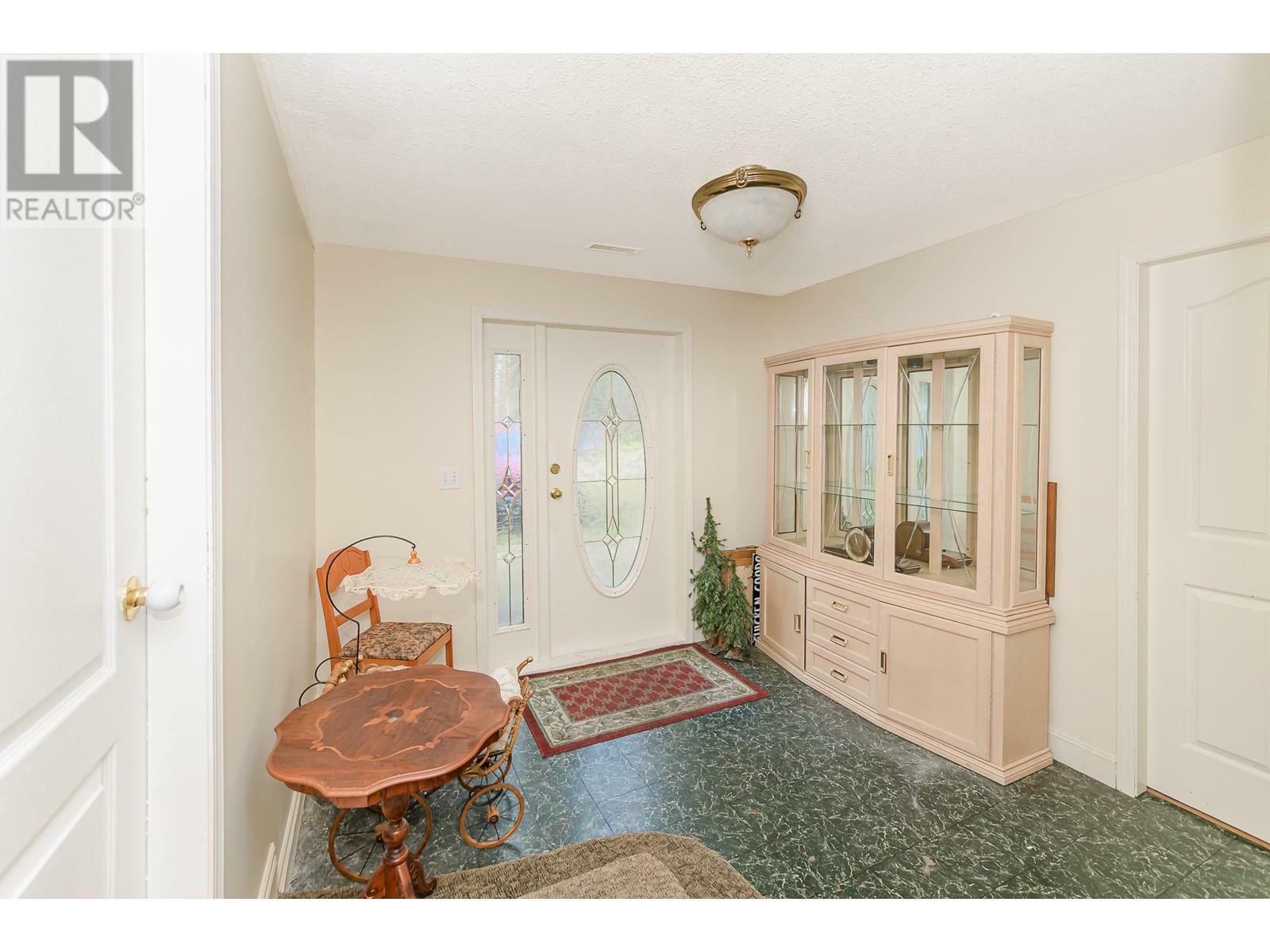 SALMON ARM, British Columbia, V1E 3C2, CA, 5 Bedrooms Bedrooms, ,3 BathroomsBathrooms,Residential,For Sale,1838319