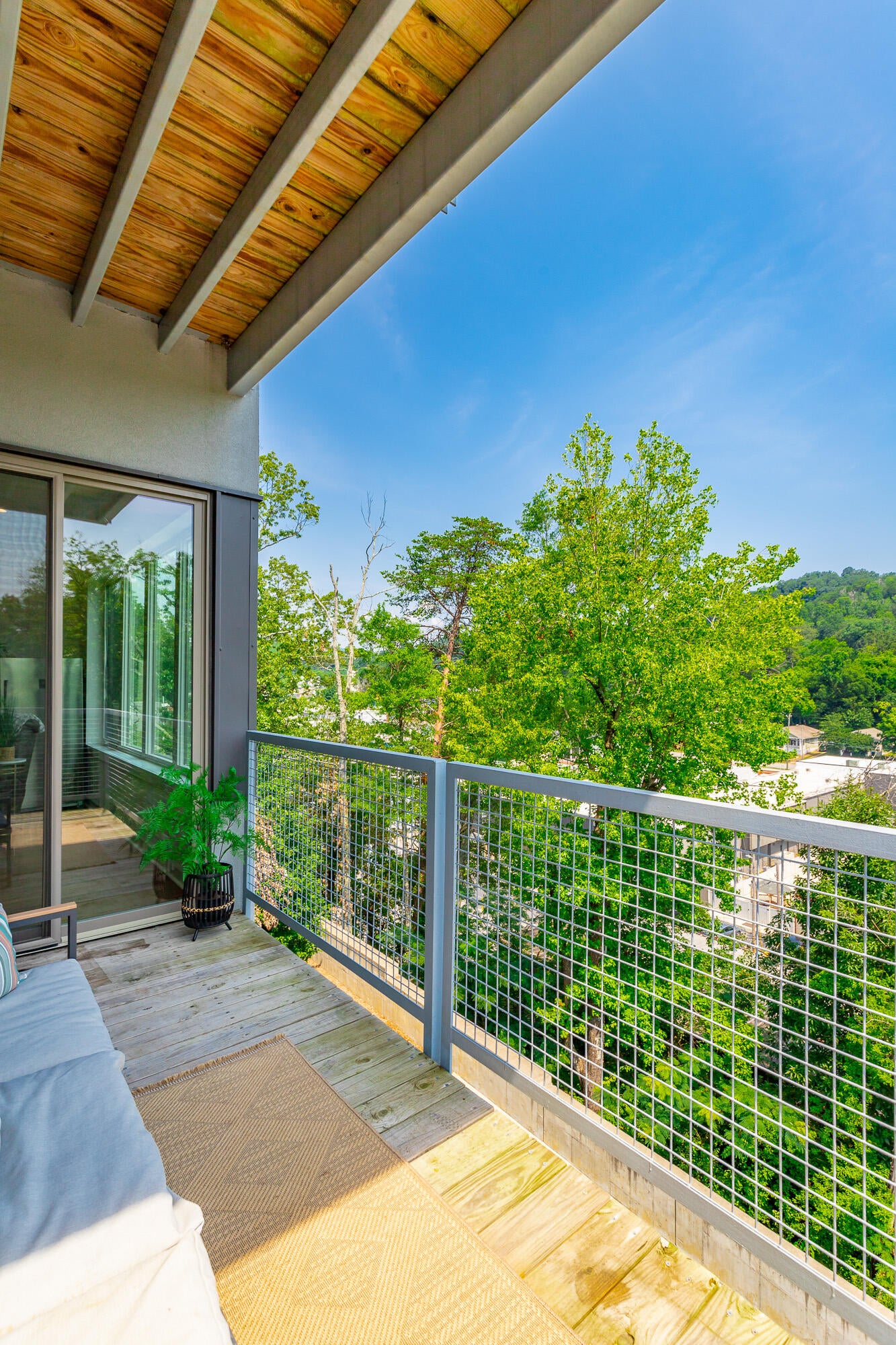 Chattanooga, Tennessee, 37405, United States, 2 Bedrooms Bedrooms, ,2 BathroomsBathrooms,Residential,For Sale,1875132