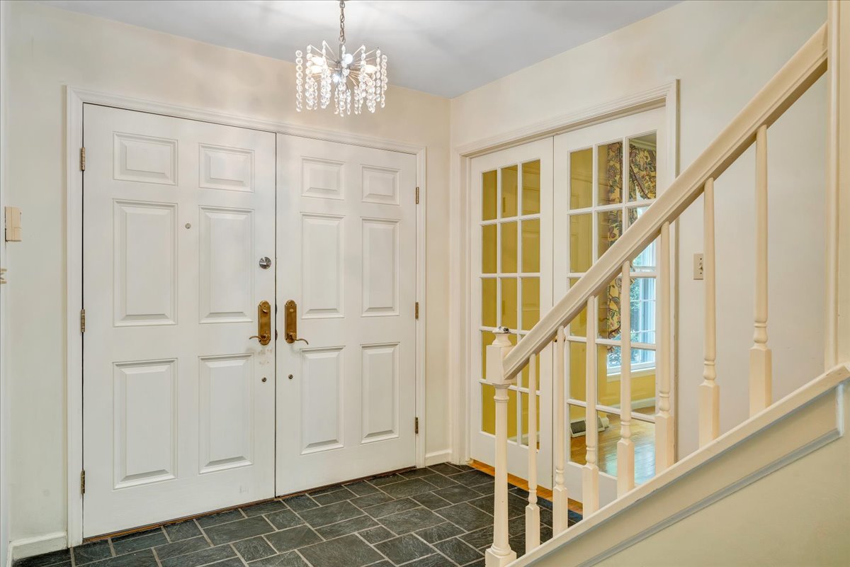 Roanoke, Virginia, 24015, United States, 5 Bedrooms Bedrooms, ,3 BathroomsBathrooms,Residential,For Sale,2043623