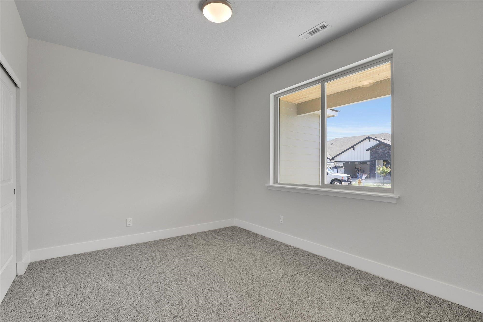 Deer Park, Washington, 99006, United States, 3 Bedrooms Bedrooms, ,2 BathroomsBathrooms,Residential,For Sale,1962895