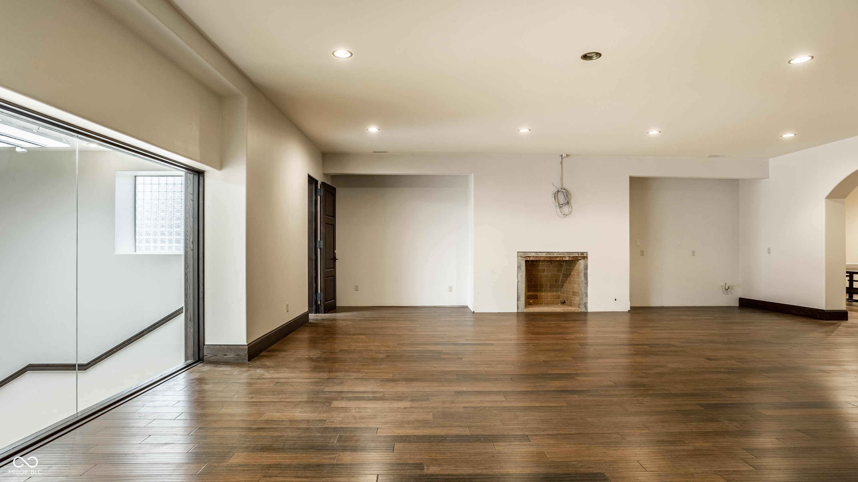 Zionsville, Indiana, 46077, United States, 5 Bedrooms Bedrooms, ,9 BathroomsBathrooms,Residential,For Sale,2012395